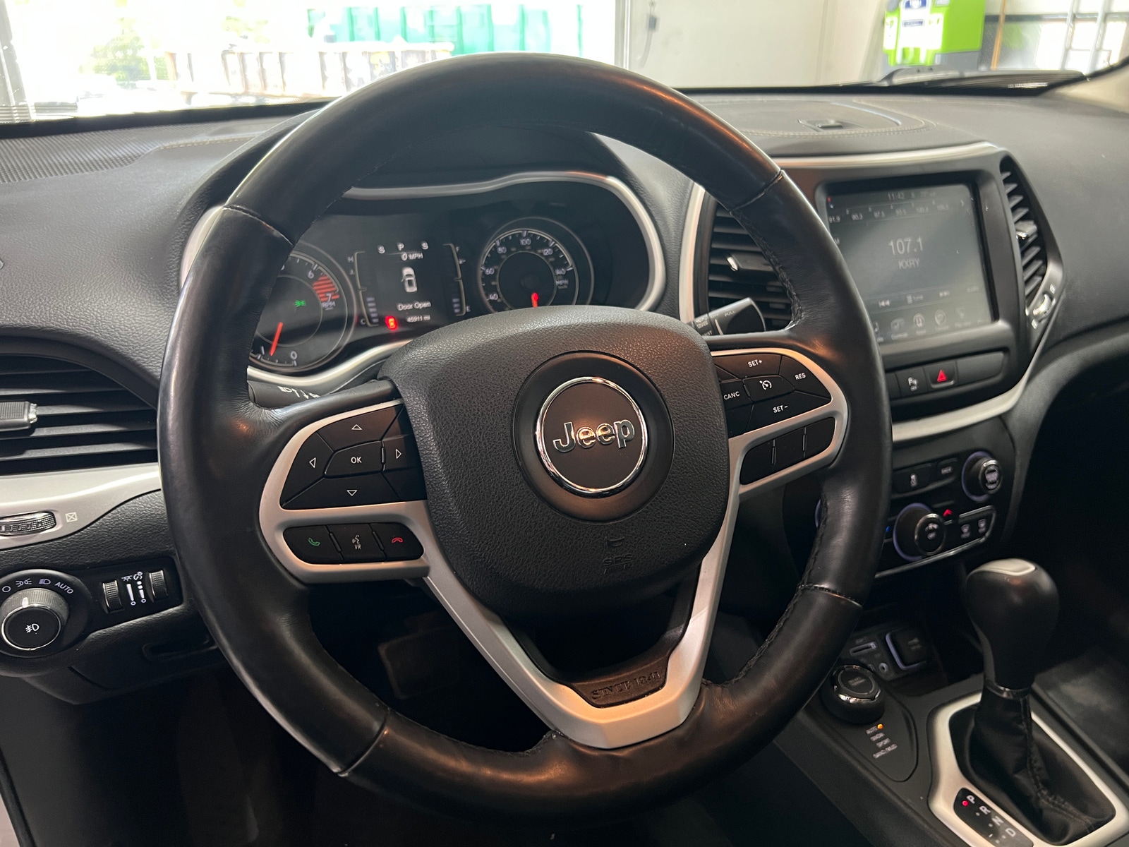 Thumbnail: 2018 Jeep Cherokee - 5