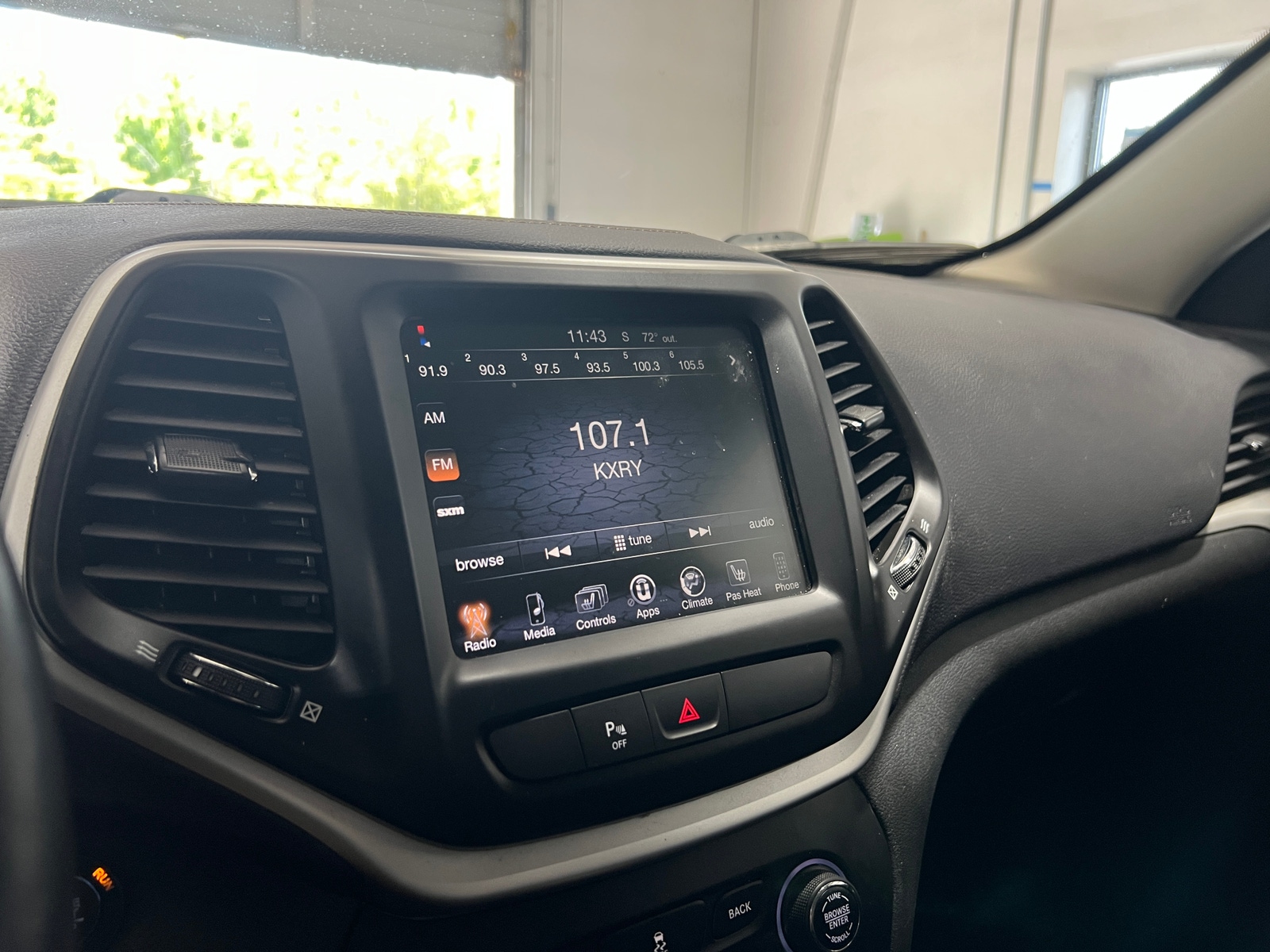 Thumbnail: 2018 Jeep Cherokee - 4