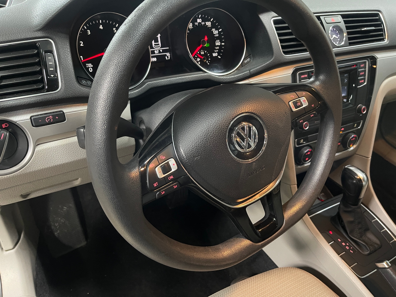 Thumbnail: 2016 Volkswagen Passat - 5