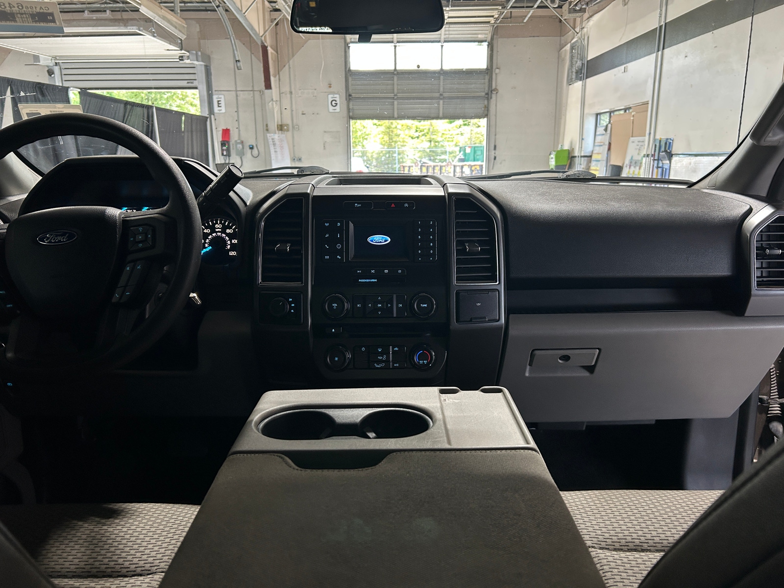 Thumbnail: 2018 Ford Econoline - 3
