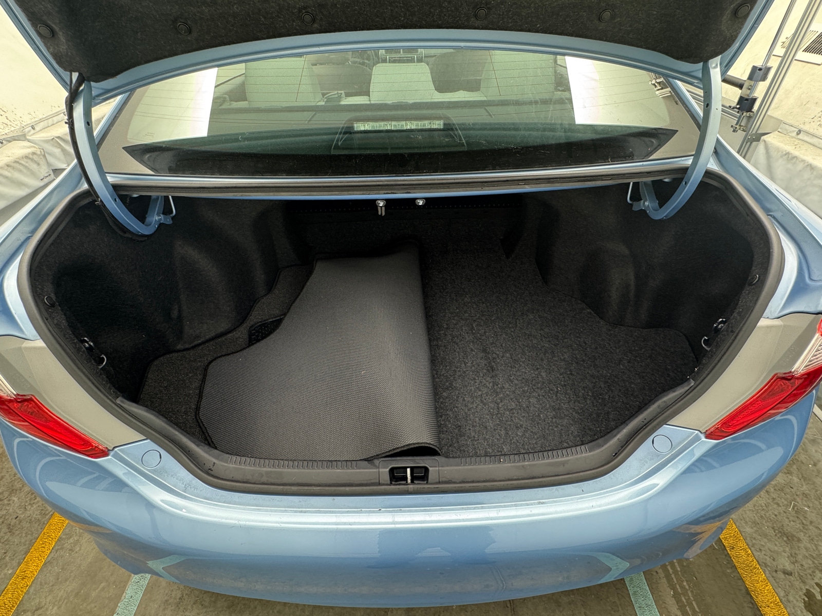 Thumbnail: 2012 Toyota Camry - 7