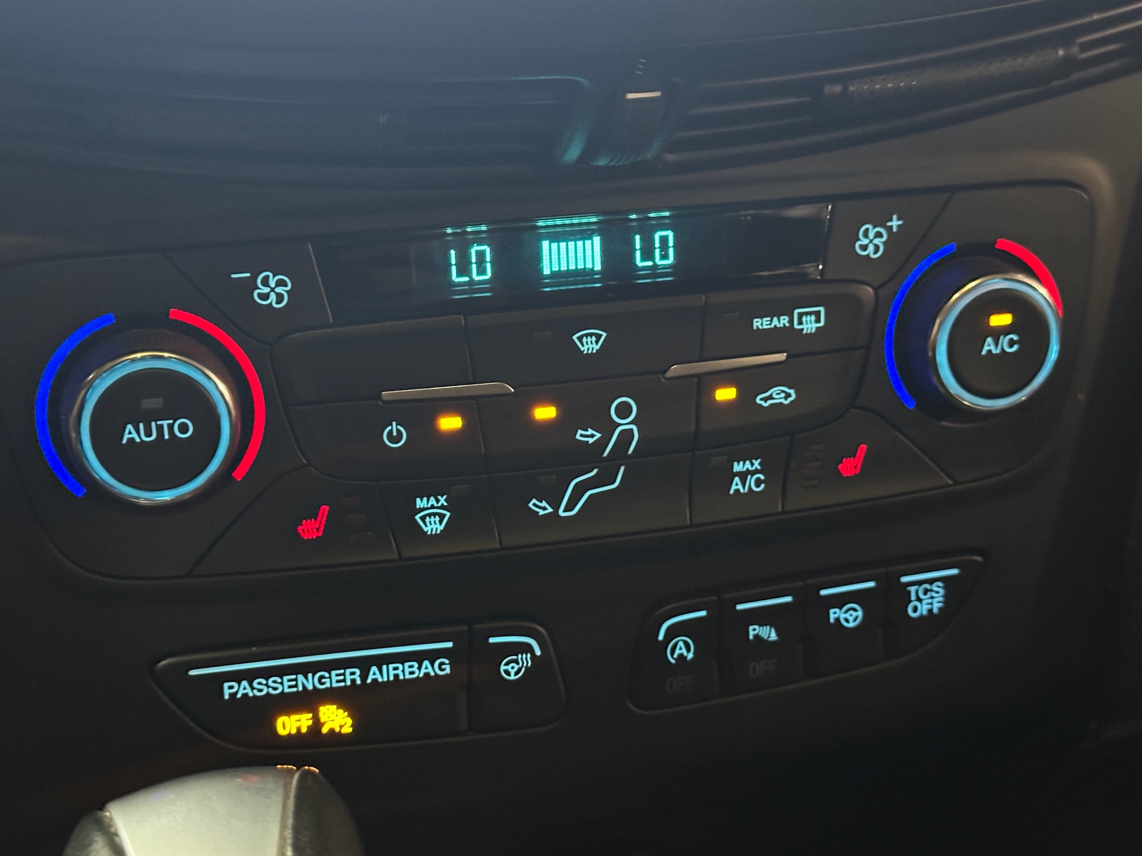 Thumbnail: 2017 Ford Escape - 3
