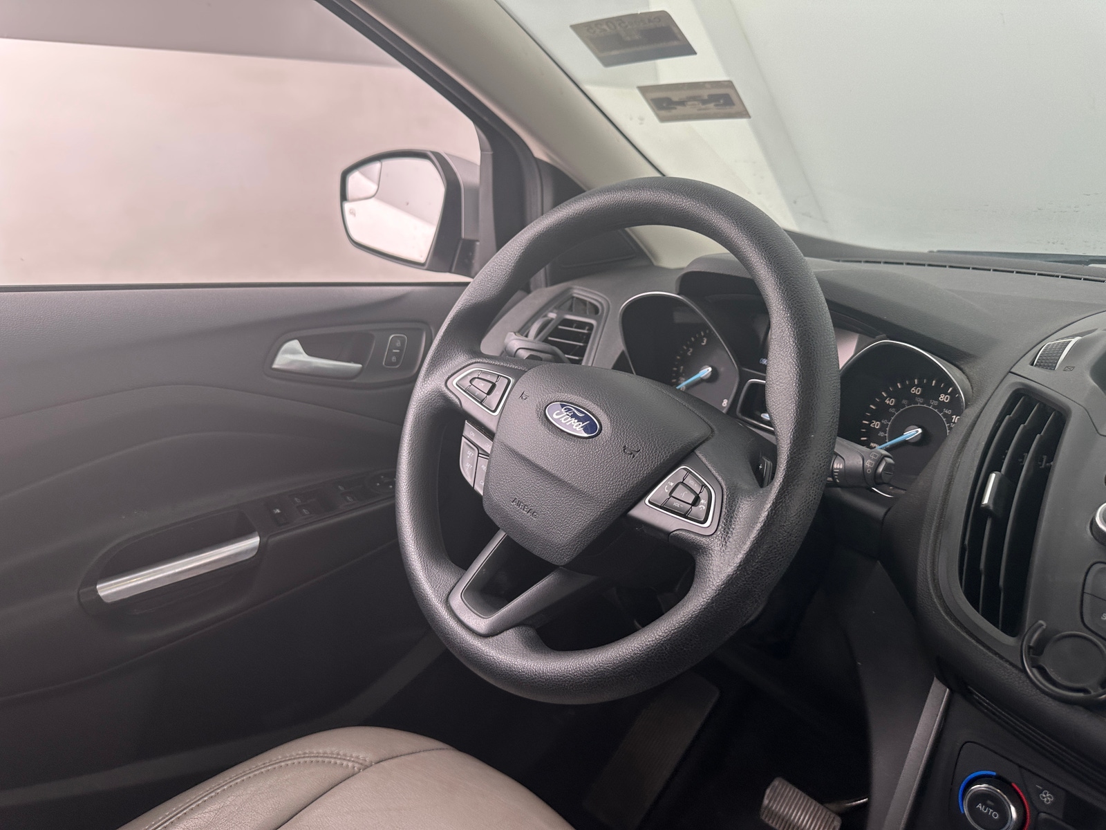 Thumbnail: 2017 Ford Escape - 5