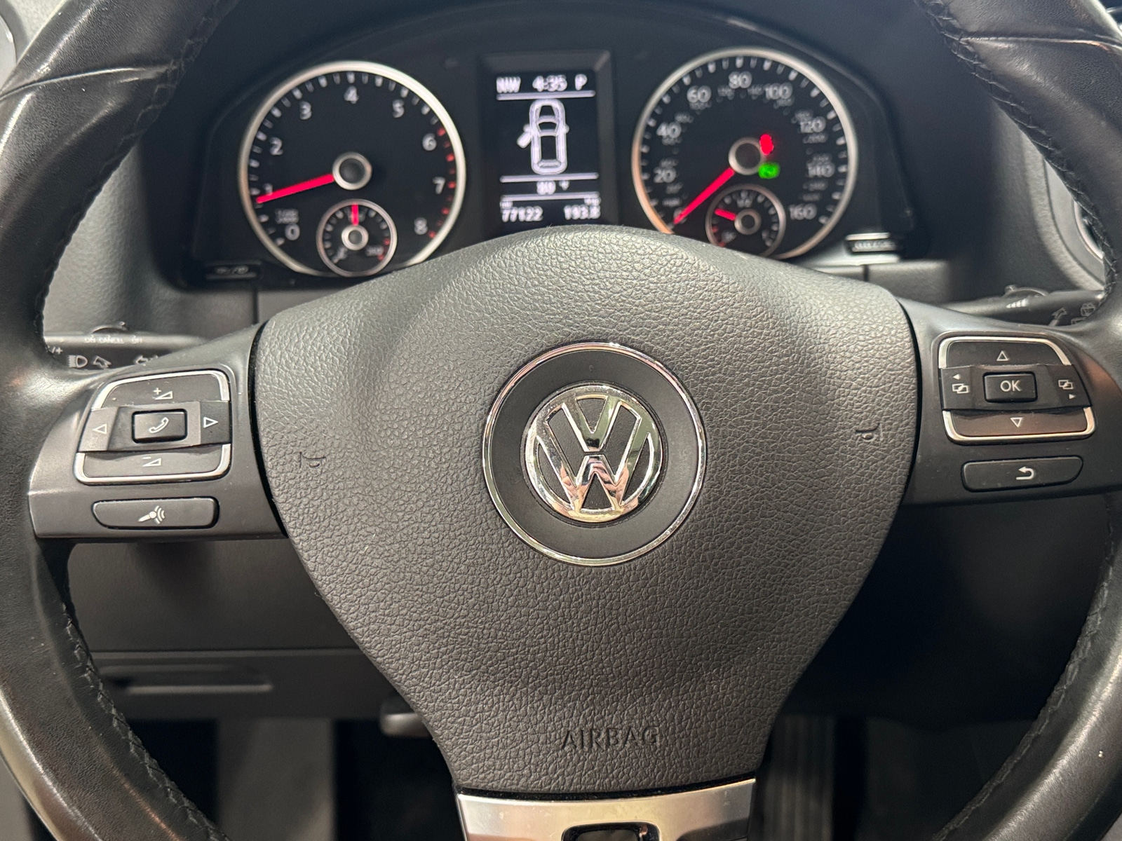 Thumbnail: 2017 Volkswagen Tiguan - 4