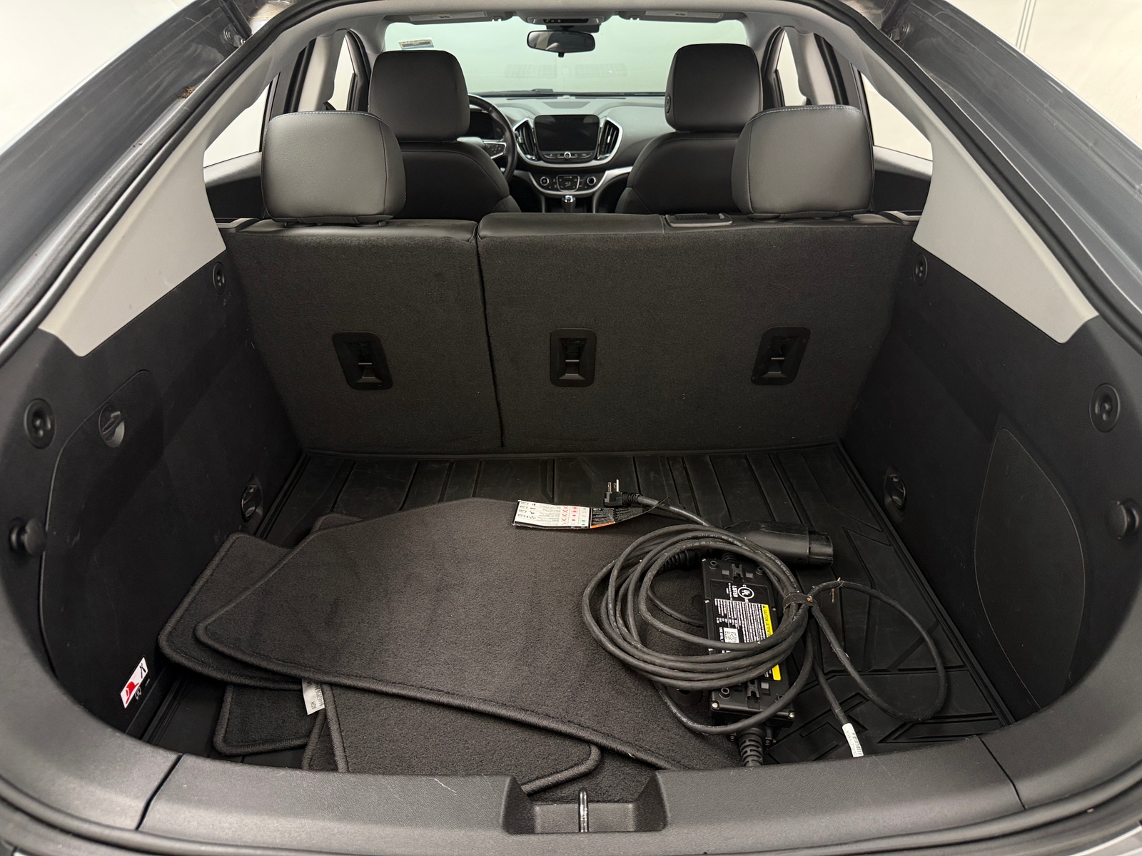 Thumbnail: 2018 Chevrolet Volt - 6