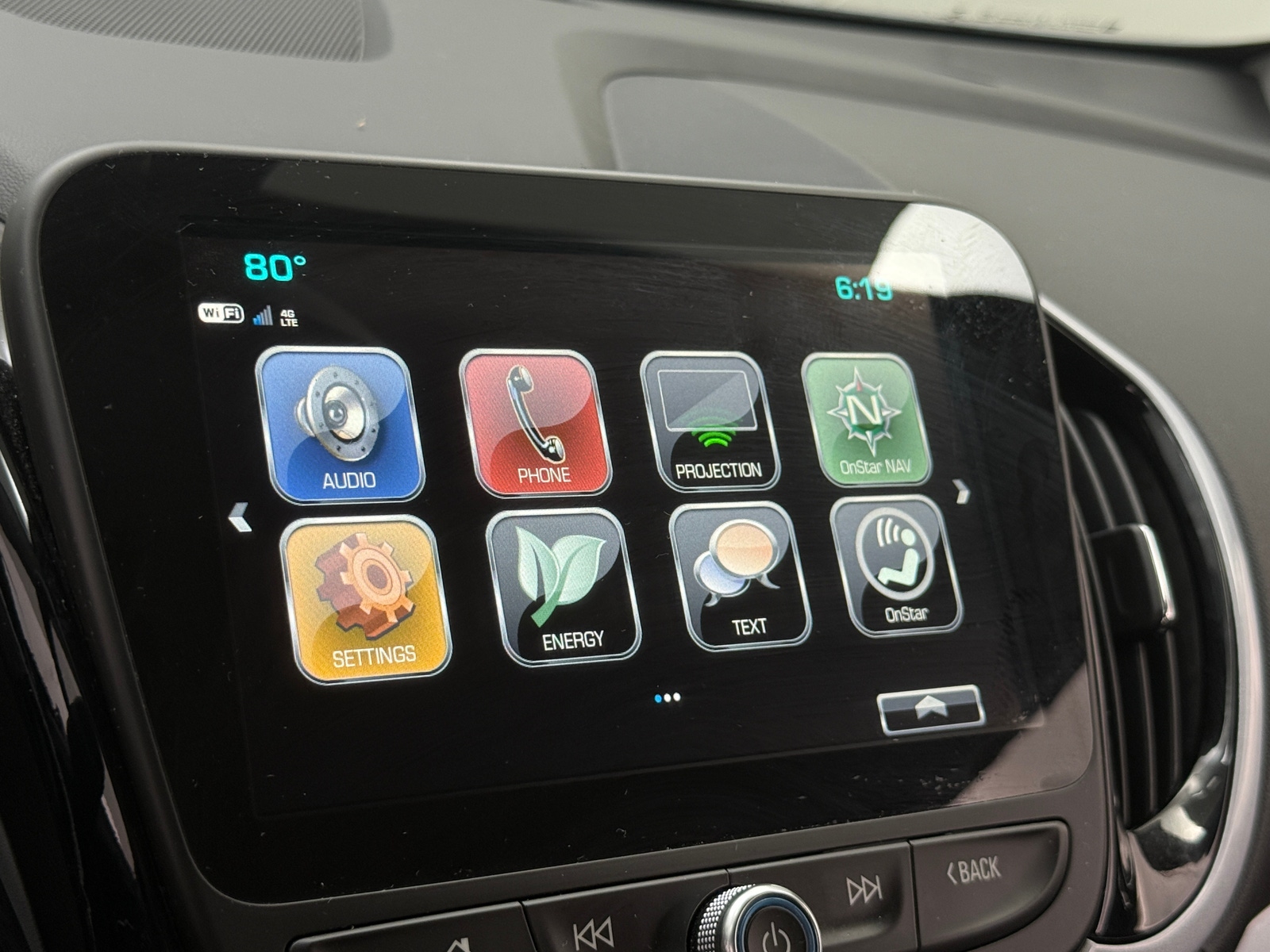 Thumbnail: 2018 Chevrolet Volt - 3