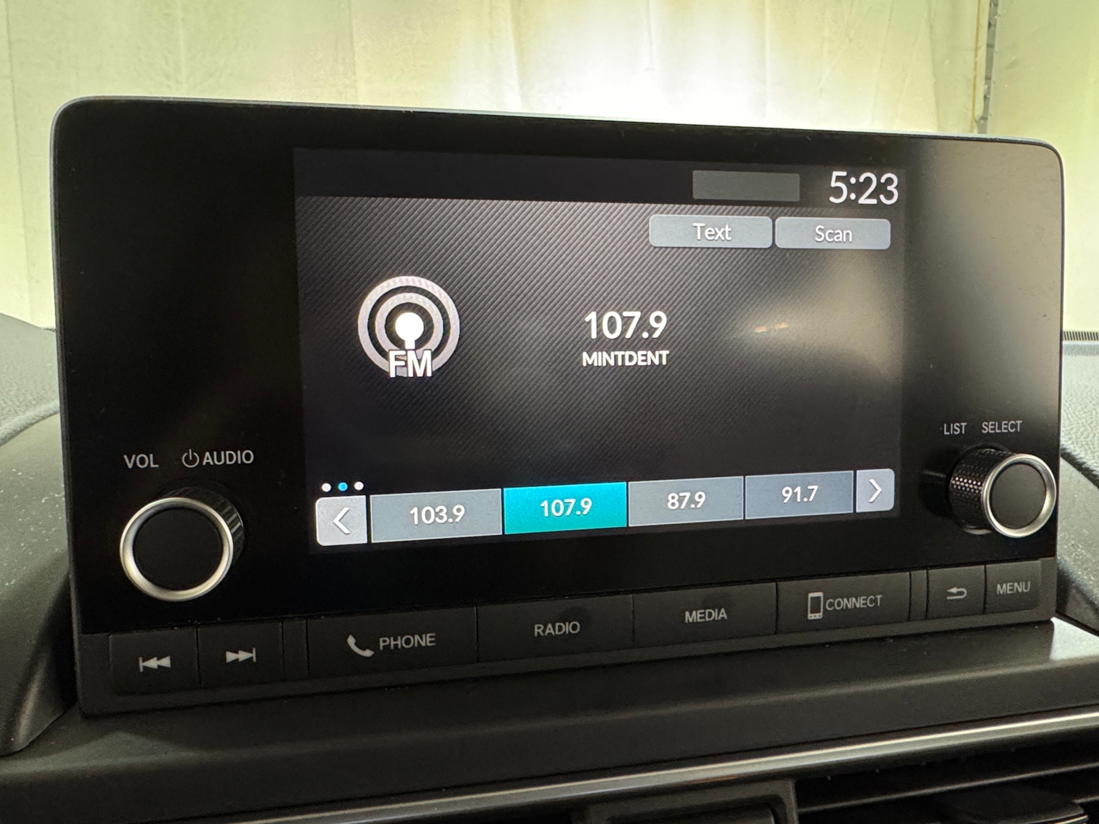 Thumbnail: 2023 Honda Pilot - 4