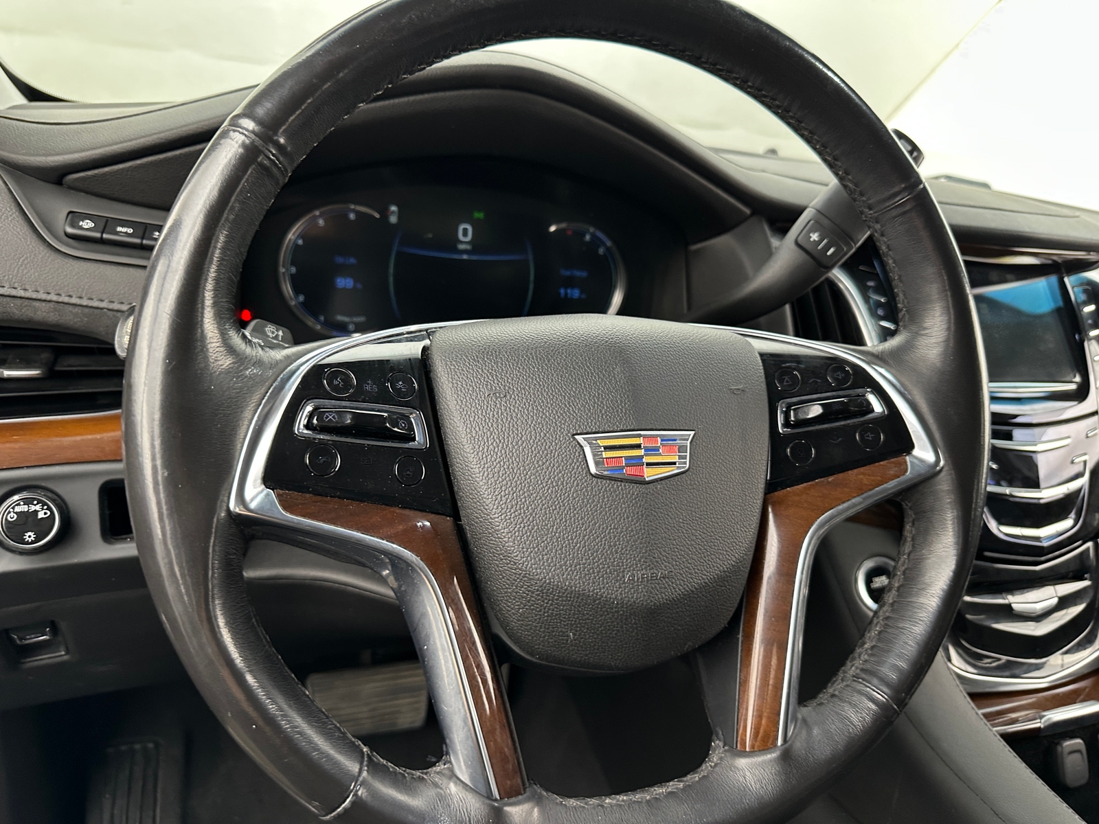 Thumbnail: 2019 Cadillac Escalade - 4