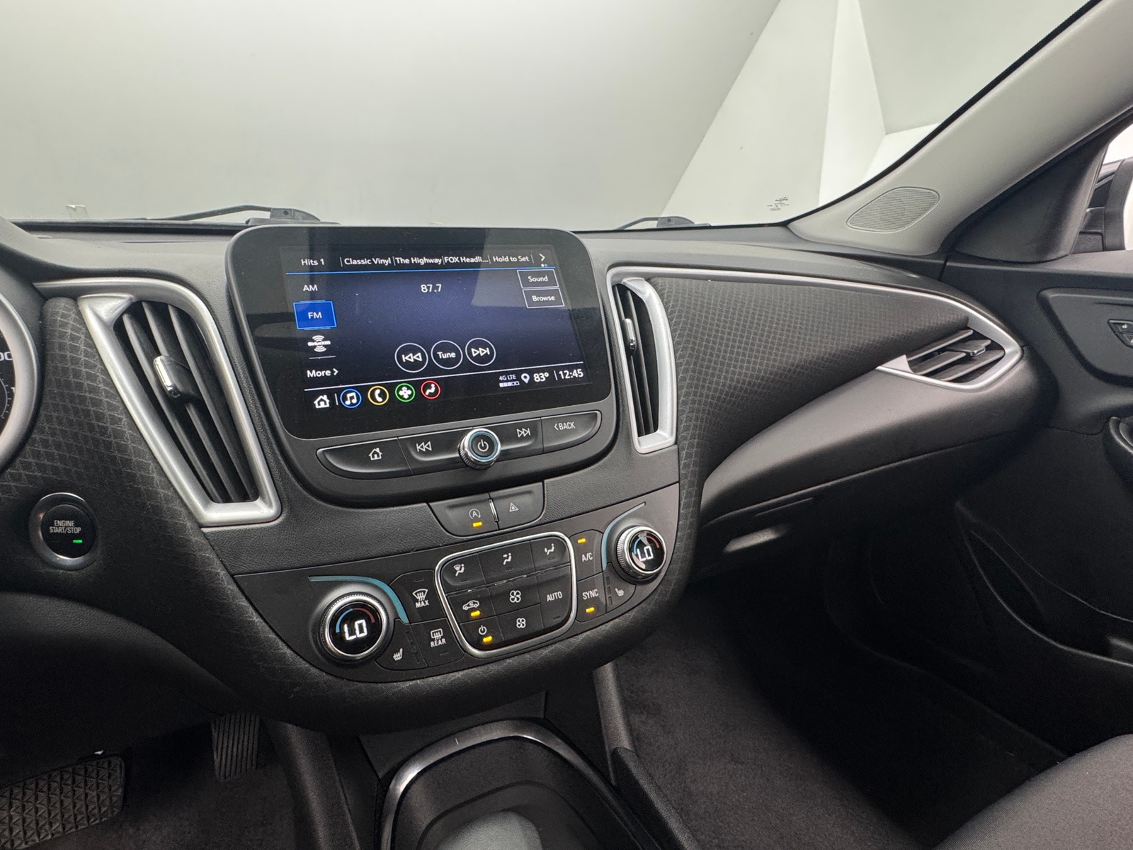 Thumbnail: 2023 Chevrolet Malibu - 4