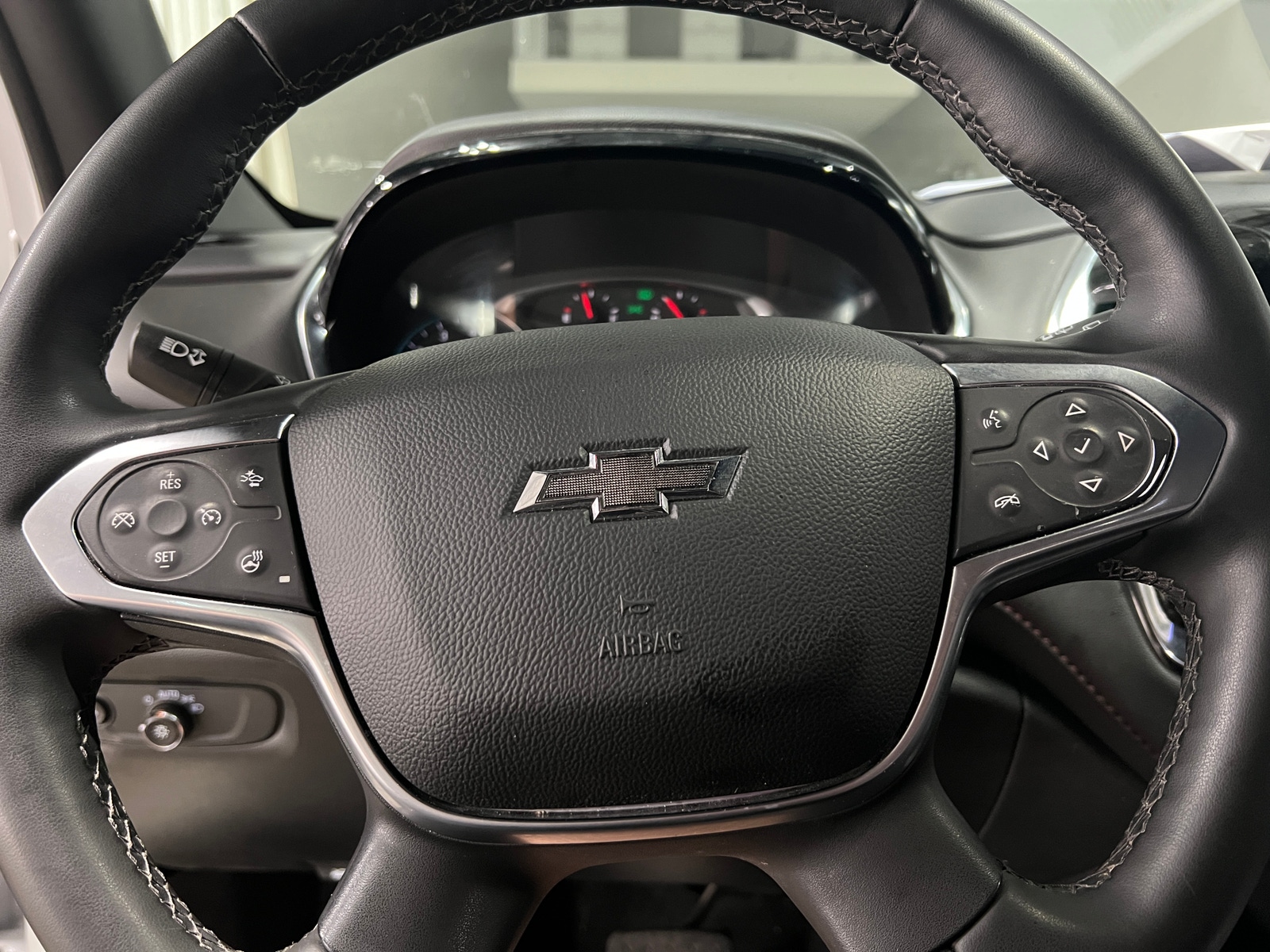 Thumbnail: 2023 Chevrolet Traverse - 4