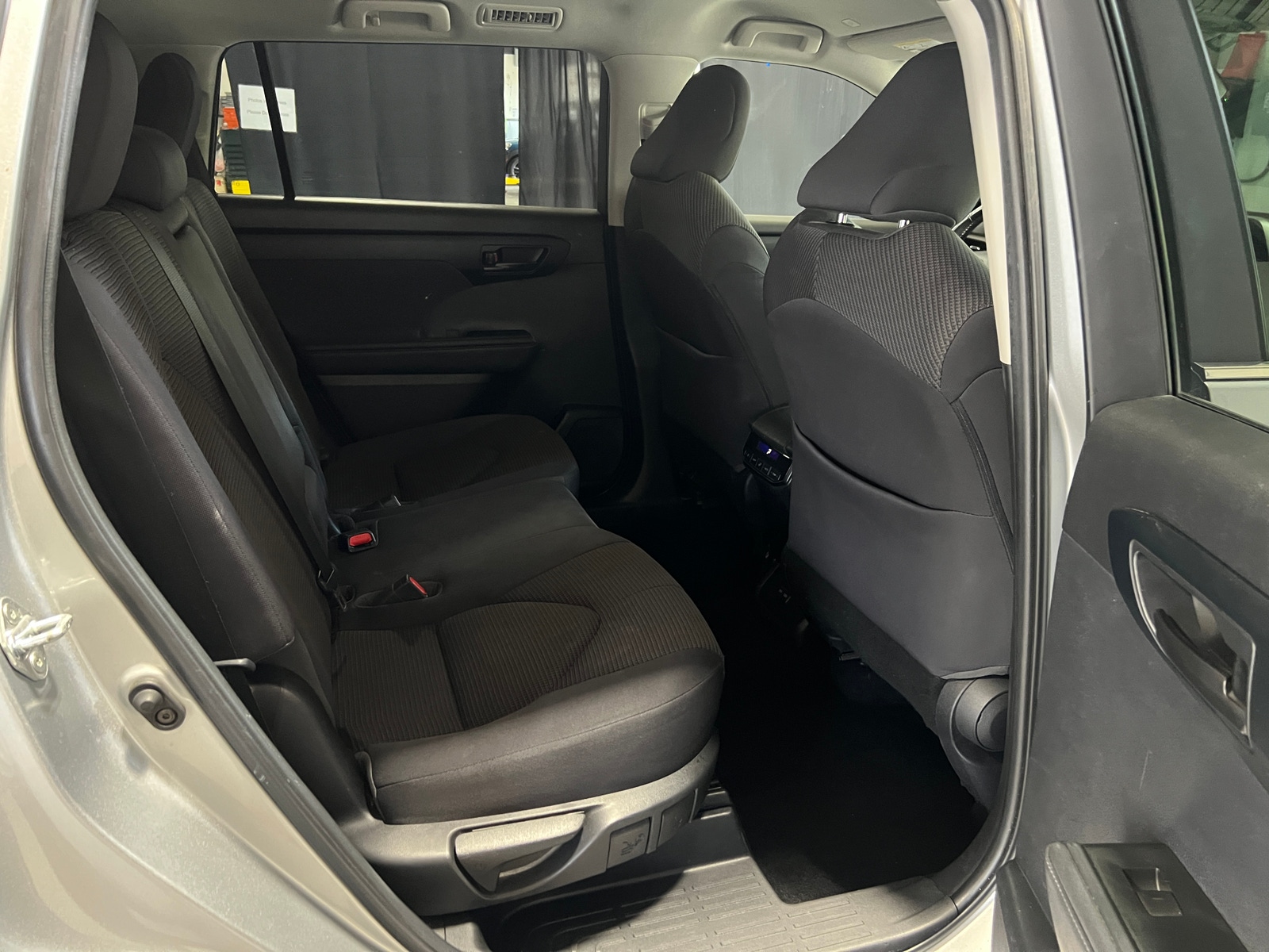 Thumbnail: 2023 Toyota Highlander - 6