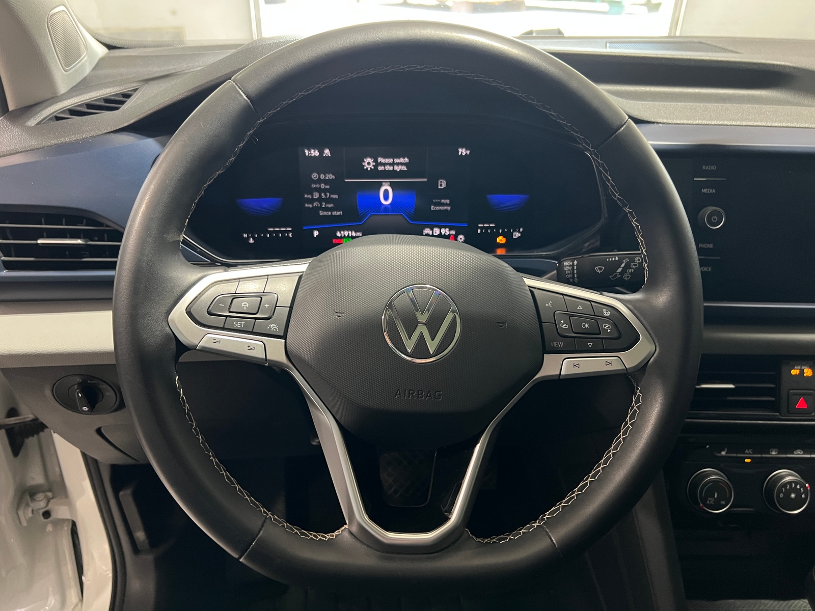 Thumbnail: 2023 Volkswagen Taos - 4