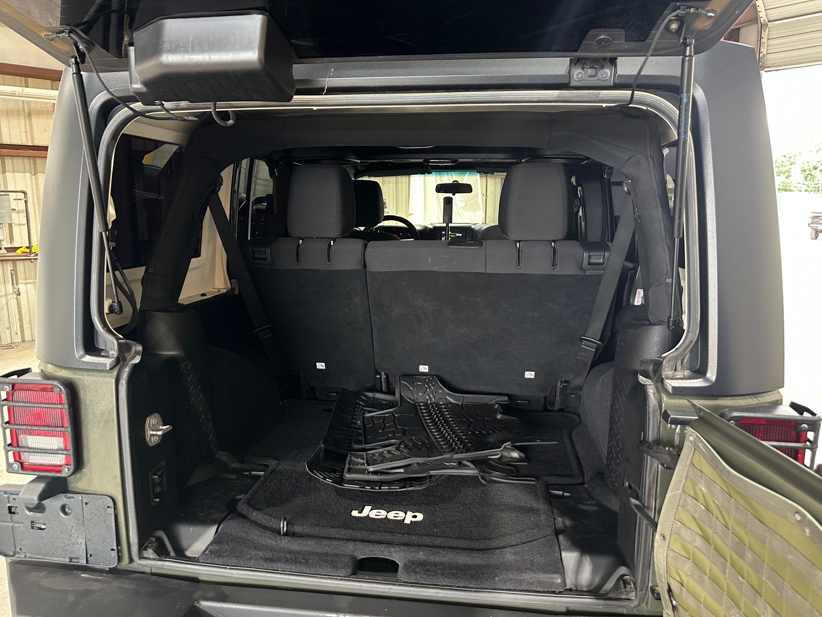 Thumbnail: 2015 Jeep Wrangler - 7