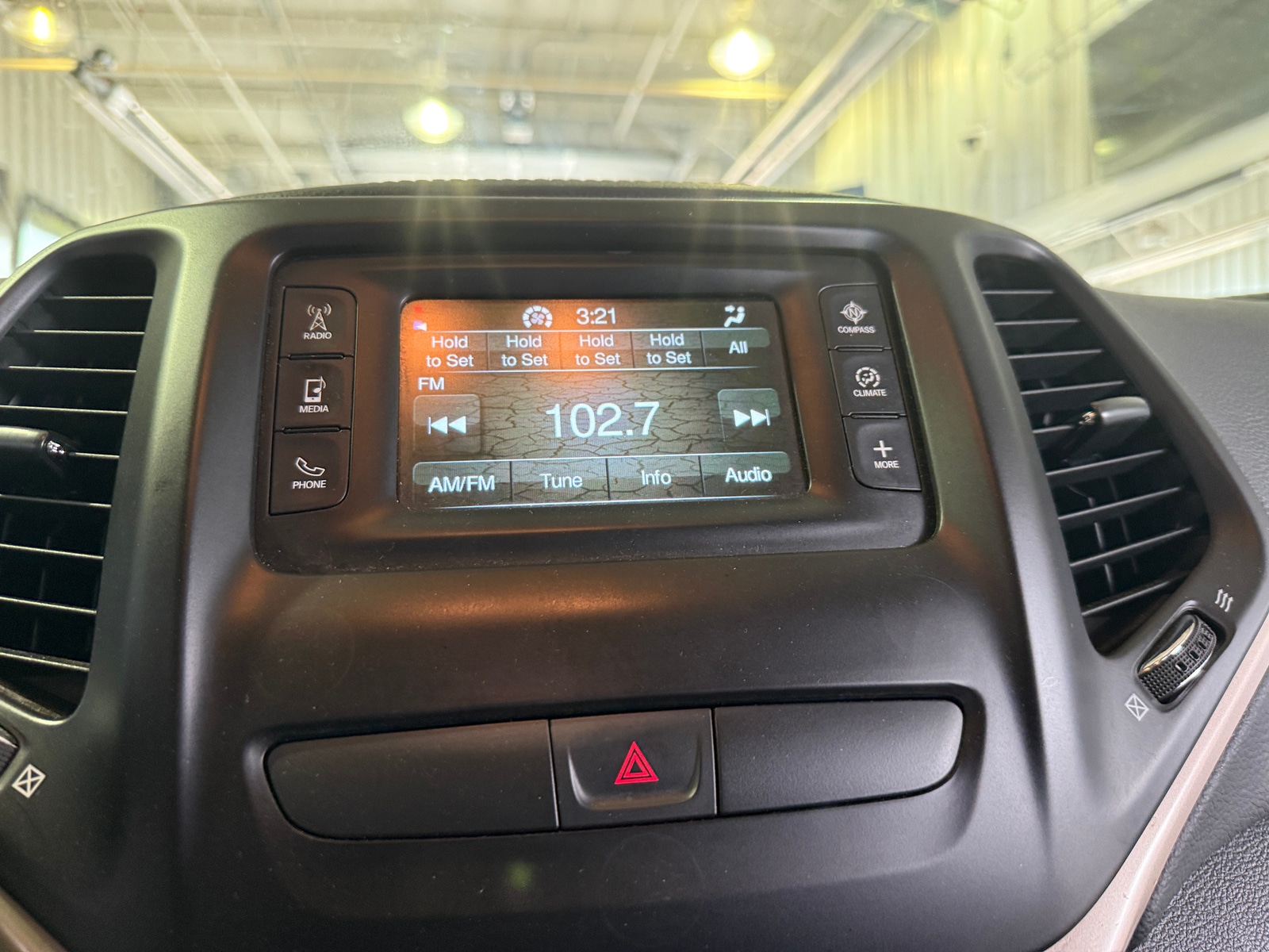 Thumbnail: 2018 Jeep Cherokee - 4