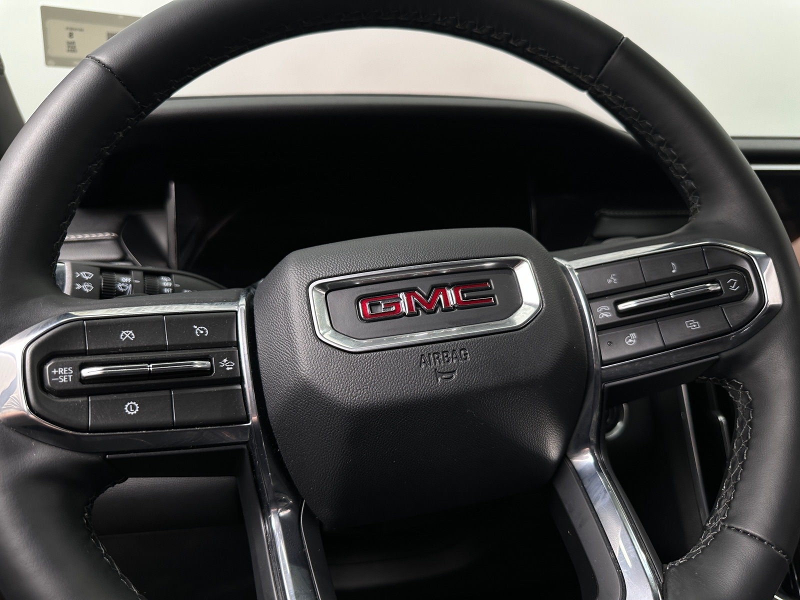 Thumbnail: 2024 GMC Acadia - 4