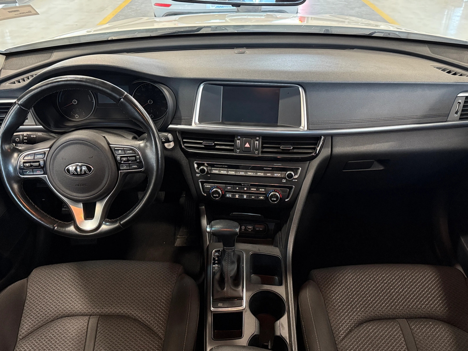 Thumbnail: 2018 Kia Optima - 3