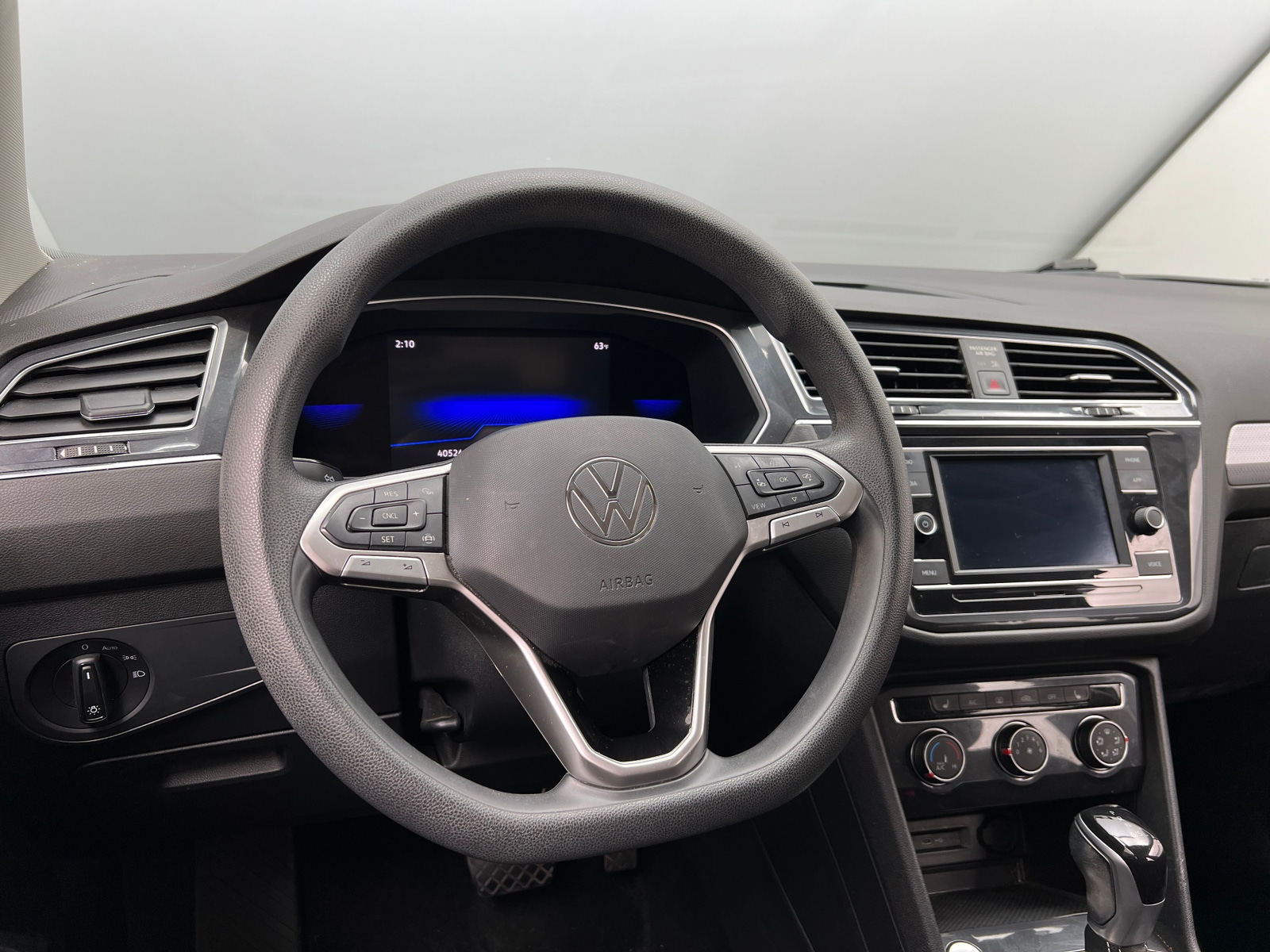 Thumbnail: 2023 Volkswagen Tiguan - 5