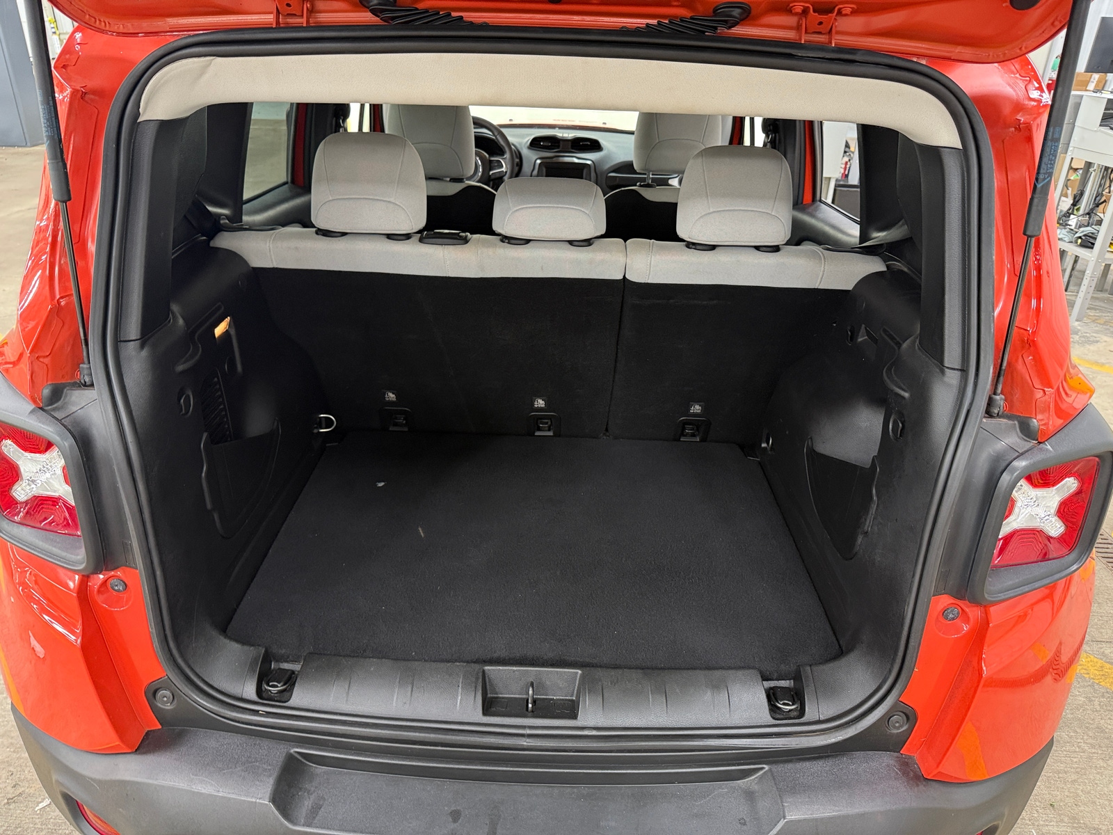 Thumbnail: 2020 Jeep Renegade - 7