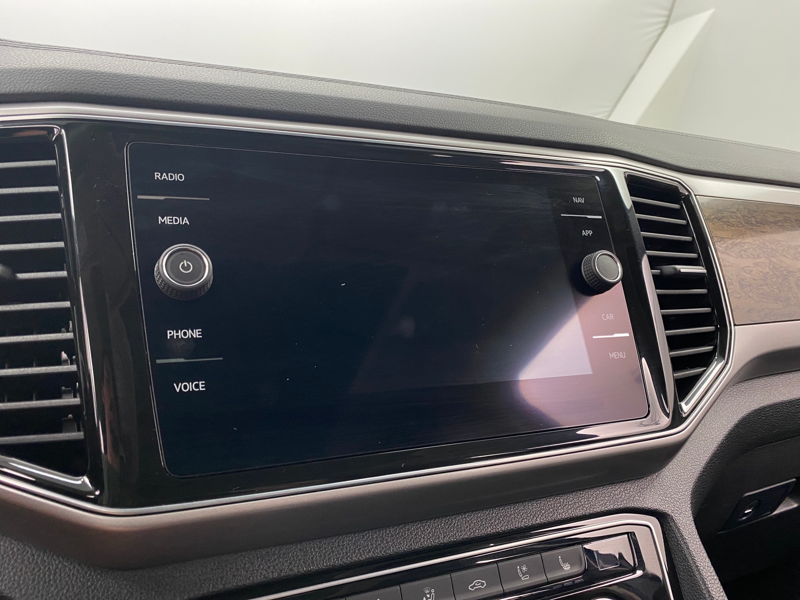Thumbnail: 2019 Volkswagen Atlas - 3