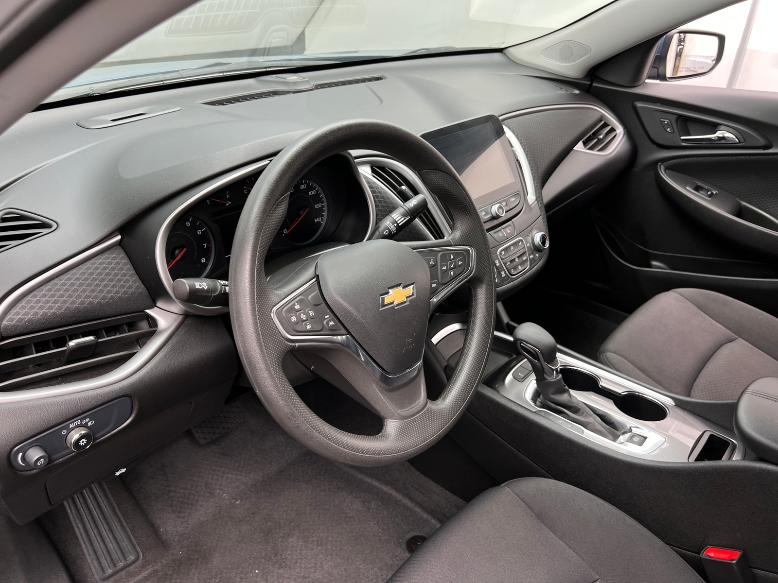 Thumbnail: 2024 Chevrolet Malibu - 5