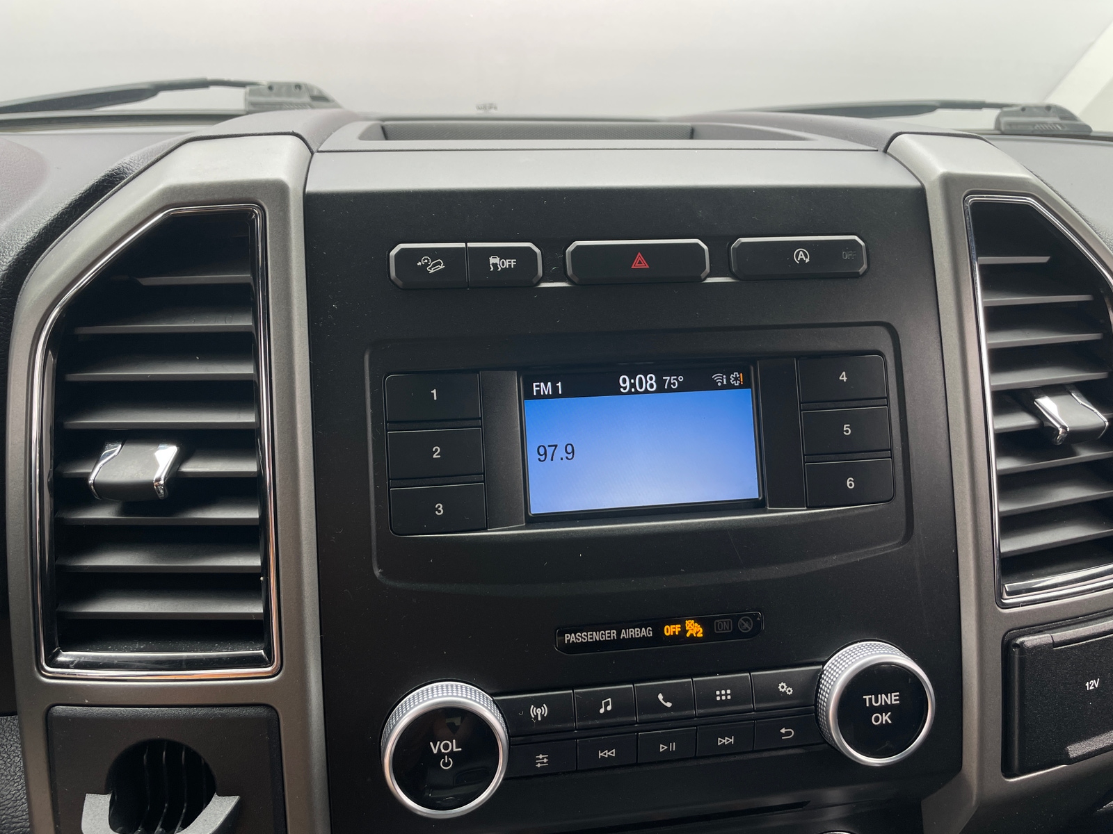 Thumbnail: 2018 Ford Expedition - 4