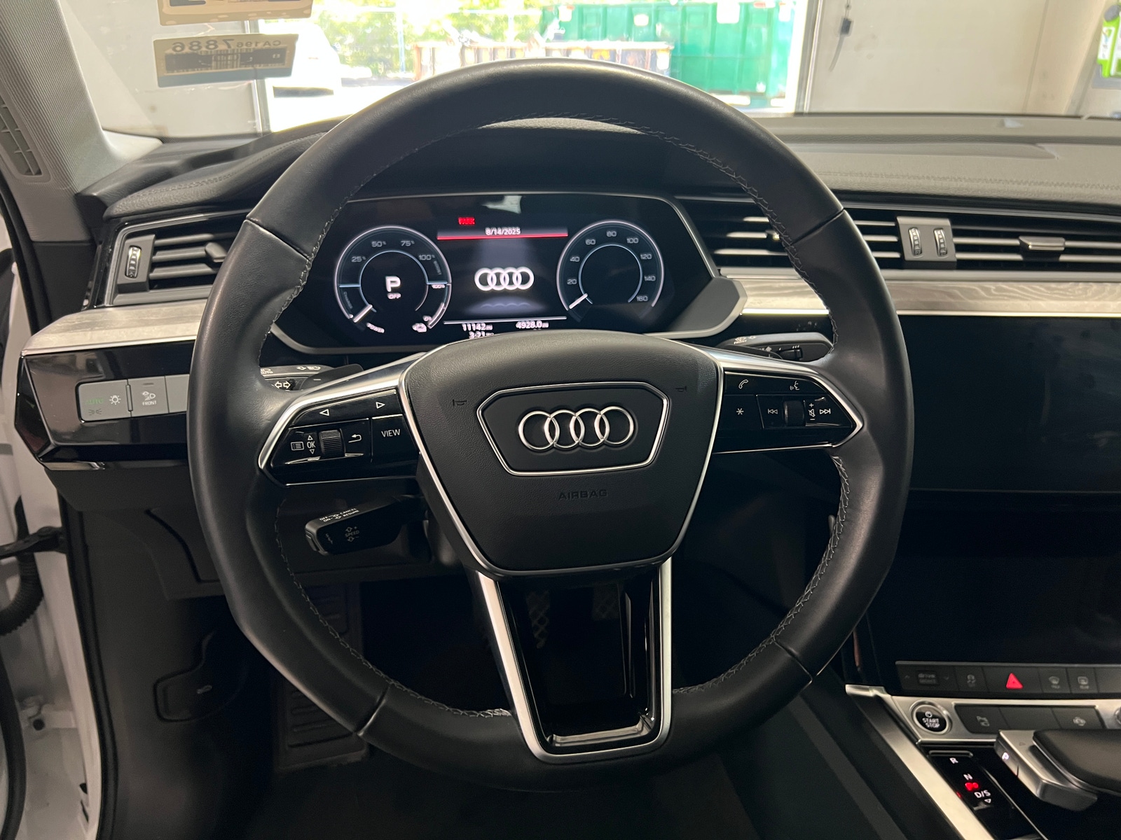 Thumbnail: 2022 Audi e-tron S - 4
