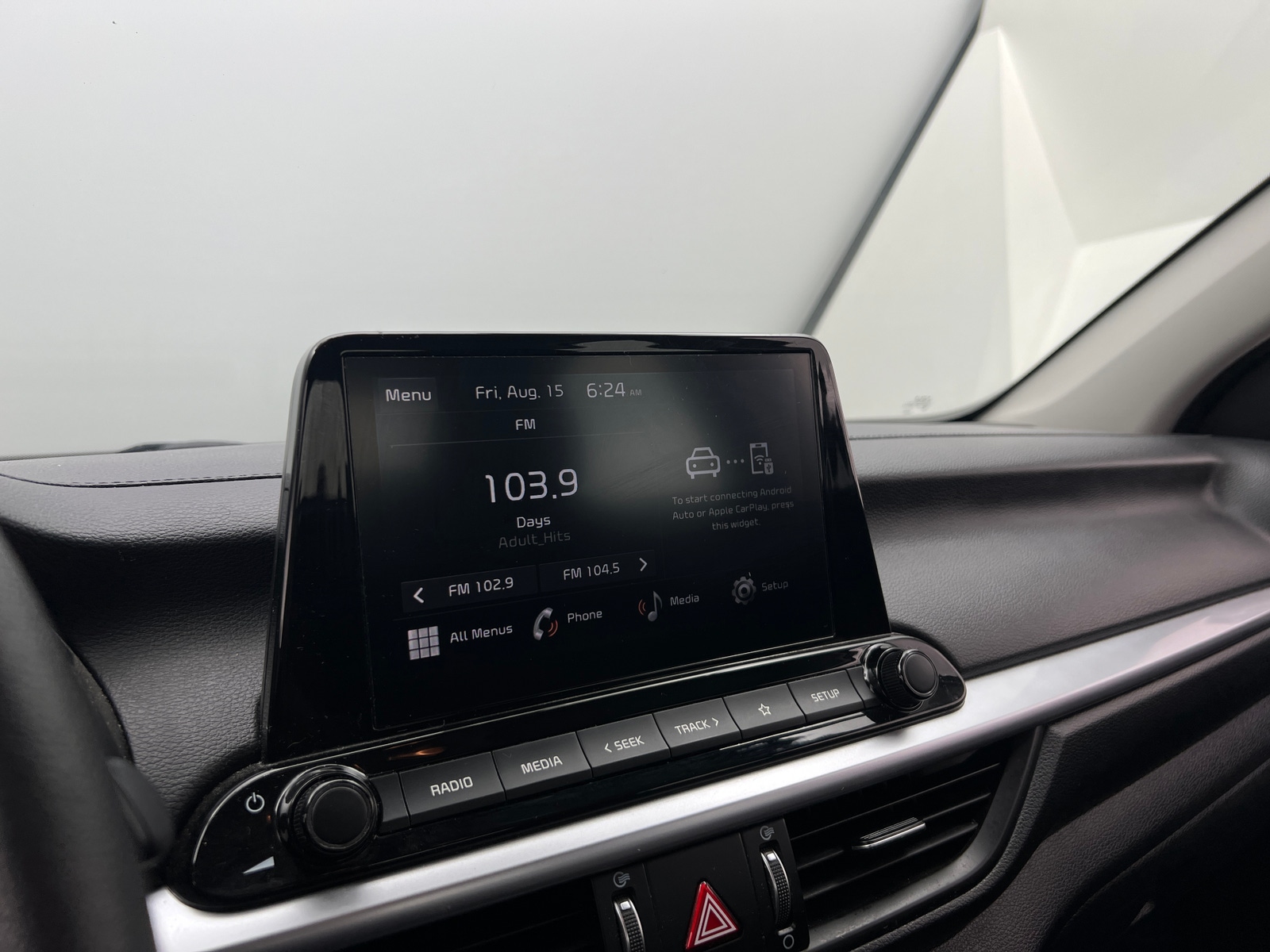 Thumbnail: 2023 Kia Forte - 4