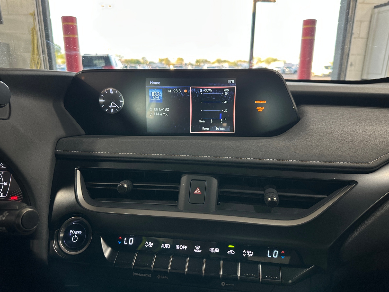 Thumbnail: 2019 Lexus UX - 3
