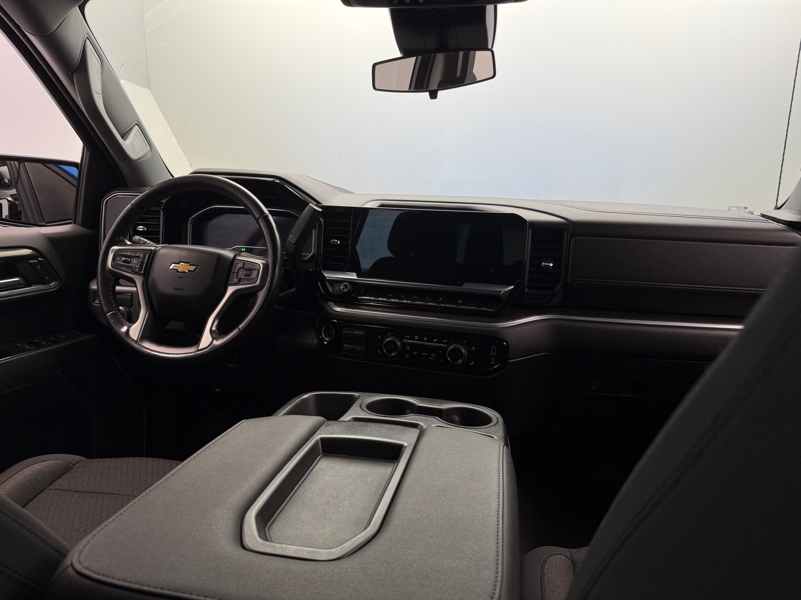 Thumbnail: 2022 Chevrolet Silverado 1500 - 3