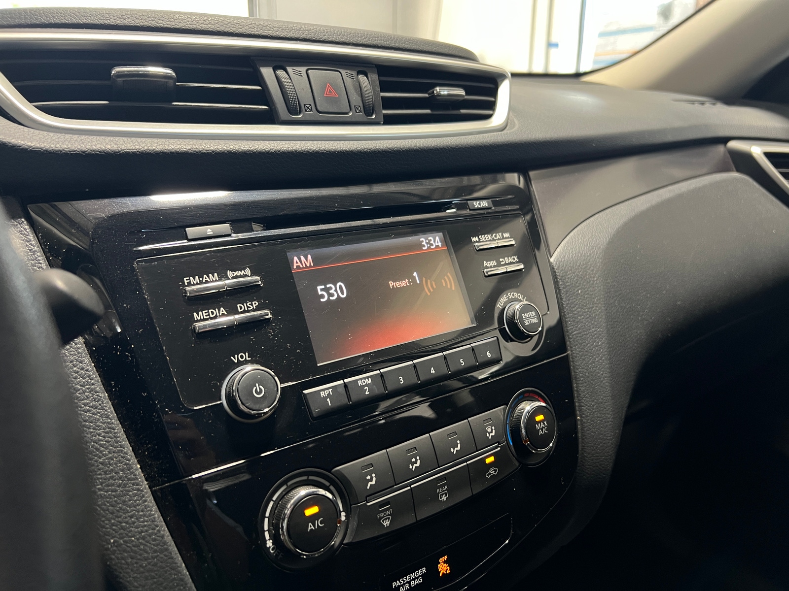 Thumbnail: 2016 Nissan Rogue - 4