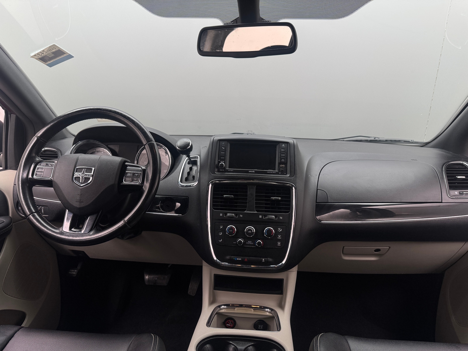Thumbnail: 2019 Dodge Grand Caravan - 2