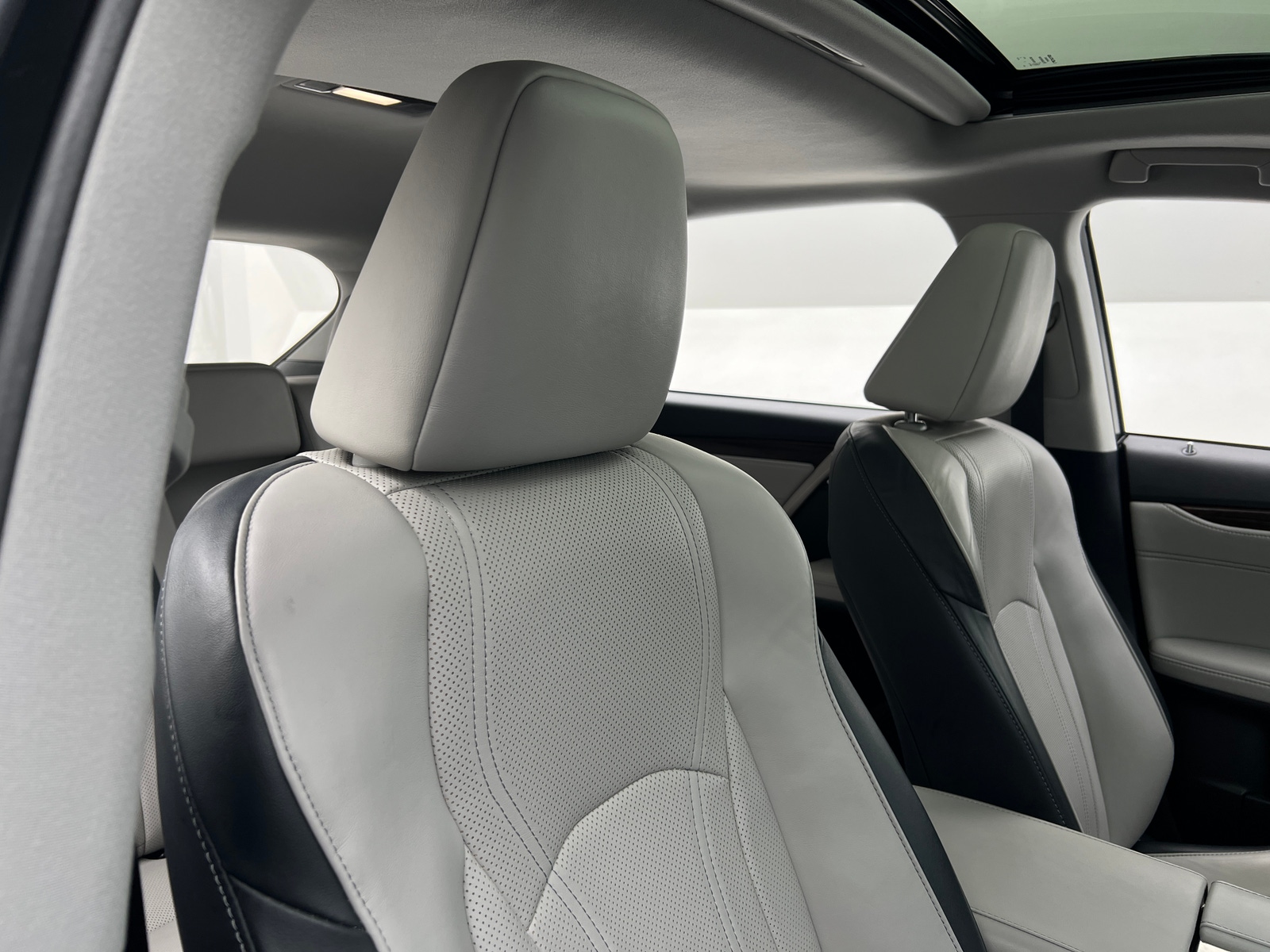 Thumbnail: 2017 Lexus RX - 2
