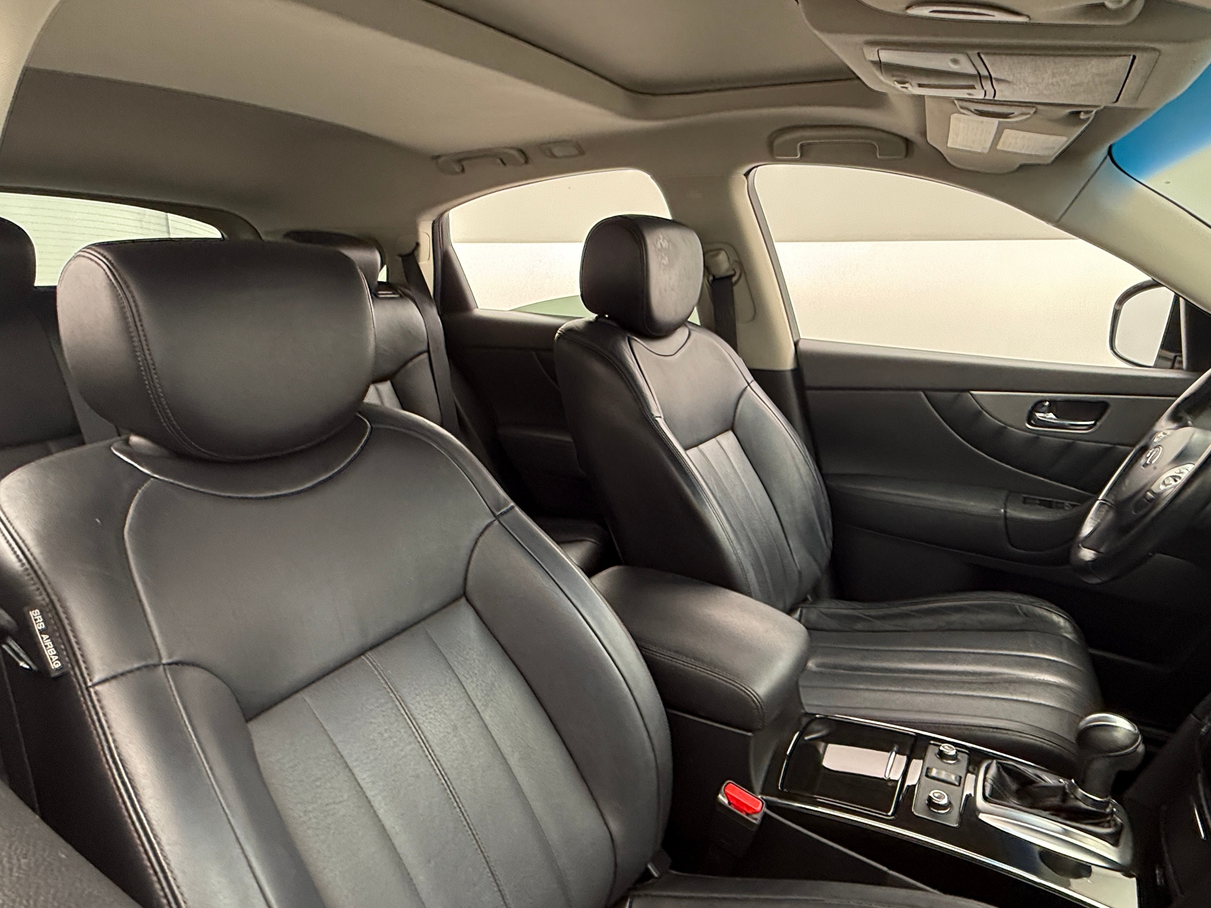 2017 INFINITI QX70