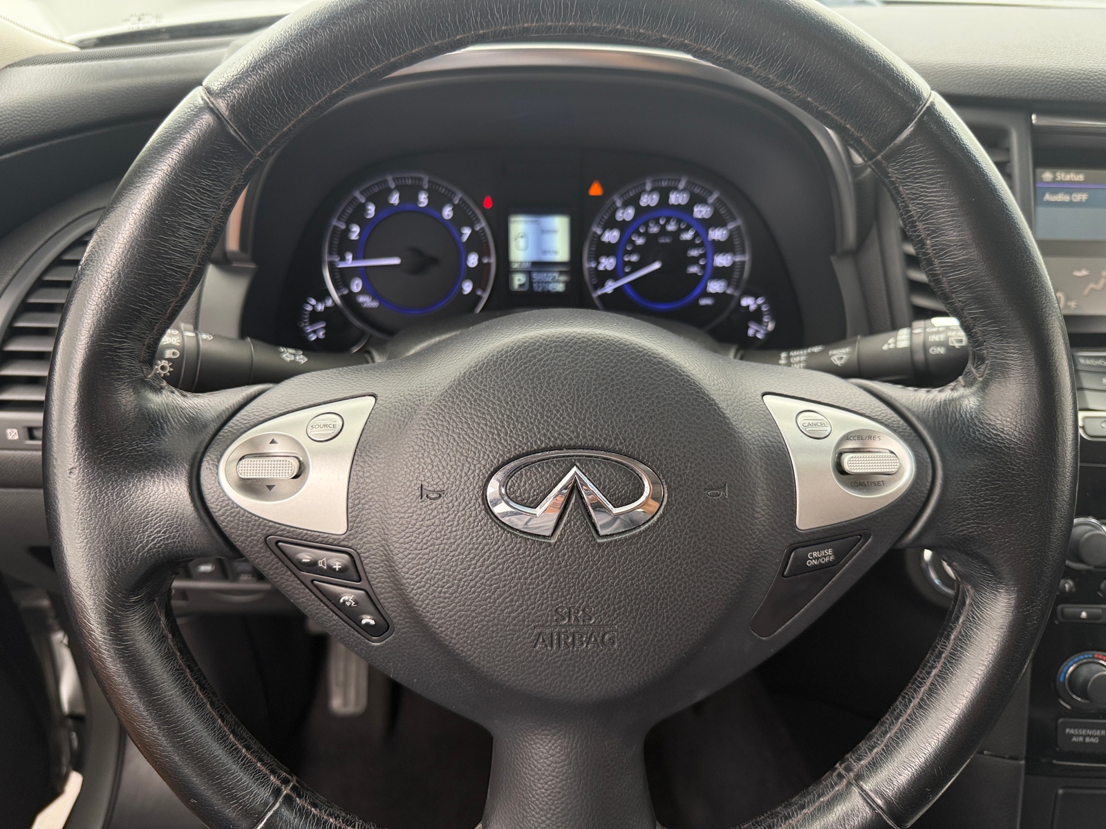 Thumbnail: 2017 INFINITI QX70 - 4