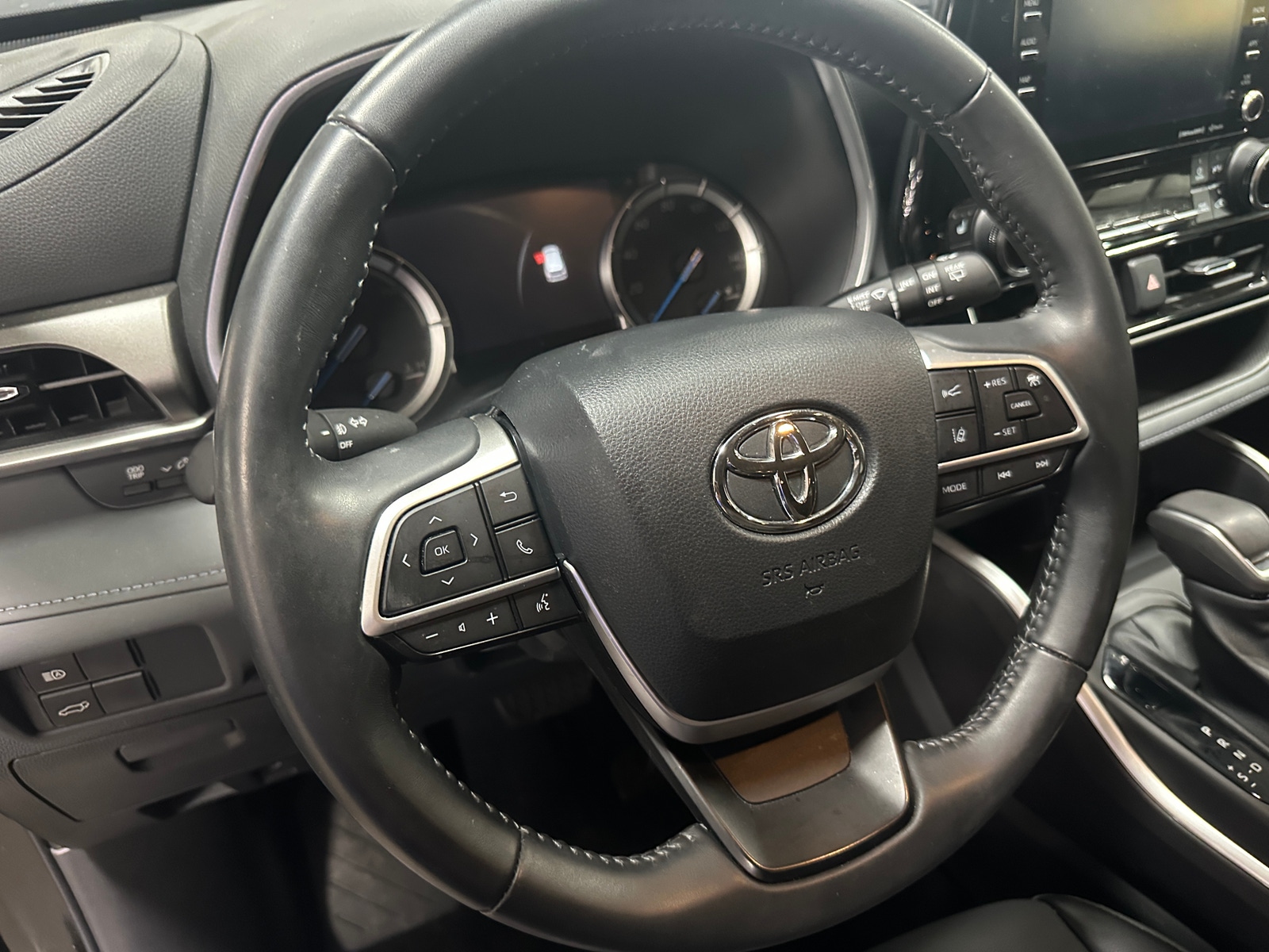 Thumbnail: 2022 Toyota Highlander - 4