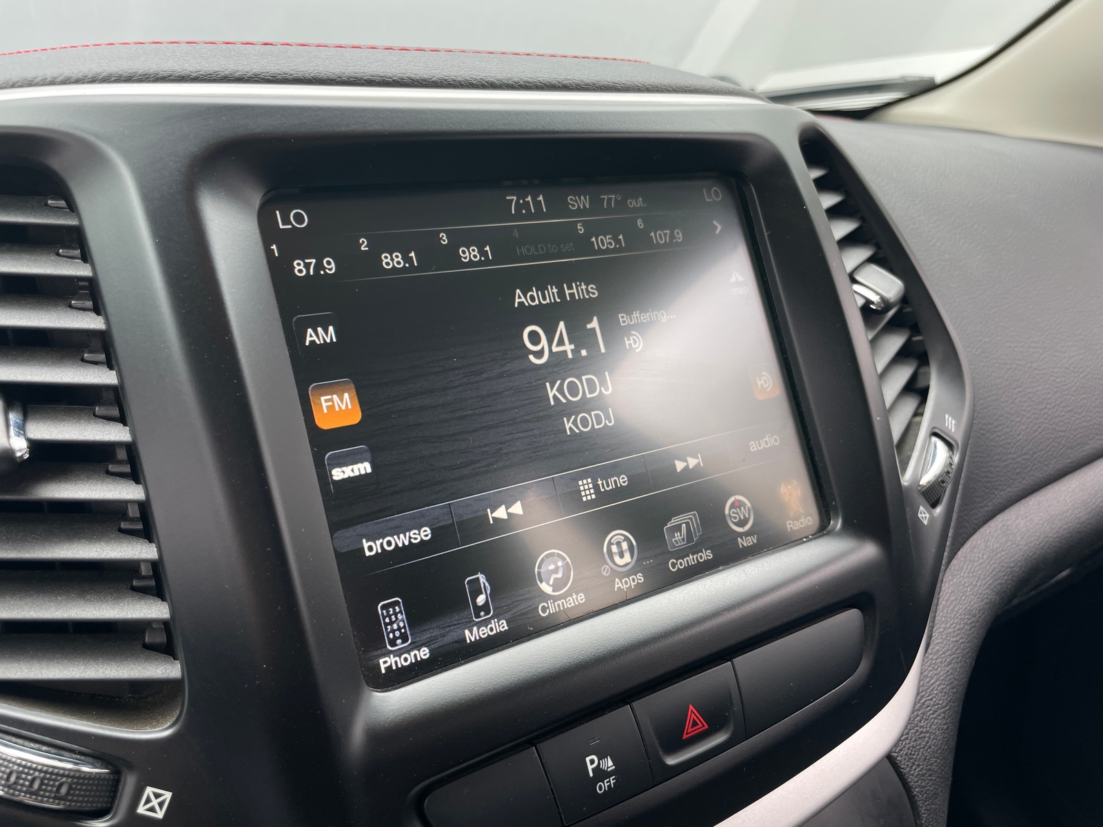 Thumbnail: 2018 Jeep Cherokee - 4