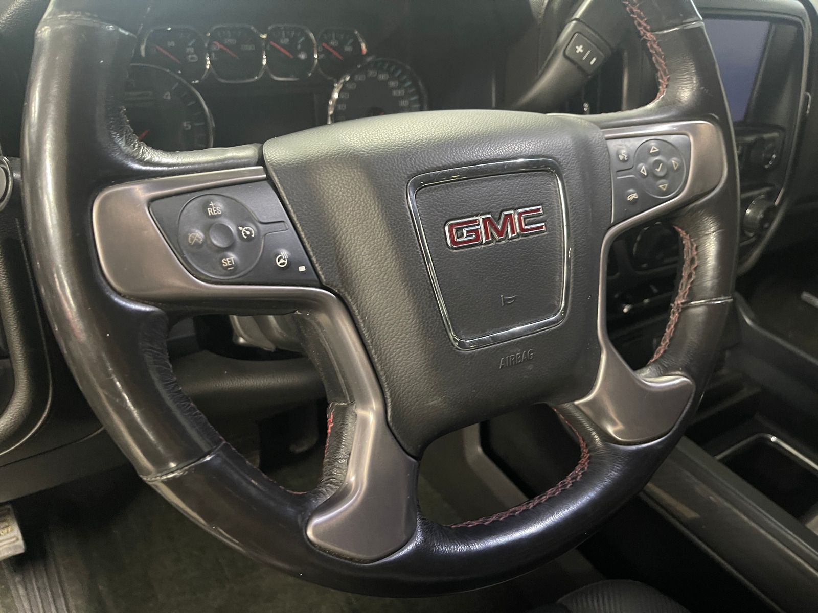 Thumbnail: 2018 GMC Sierra 2500 - 4