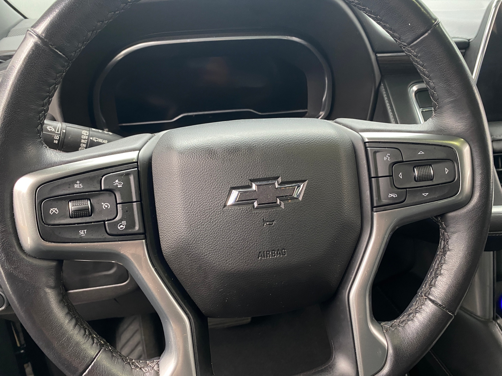 Thumbnail: 2022 Chevrolet Tahoe - 4