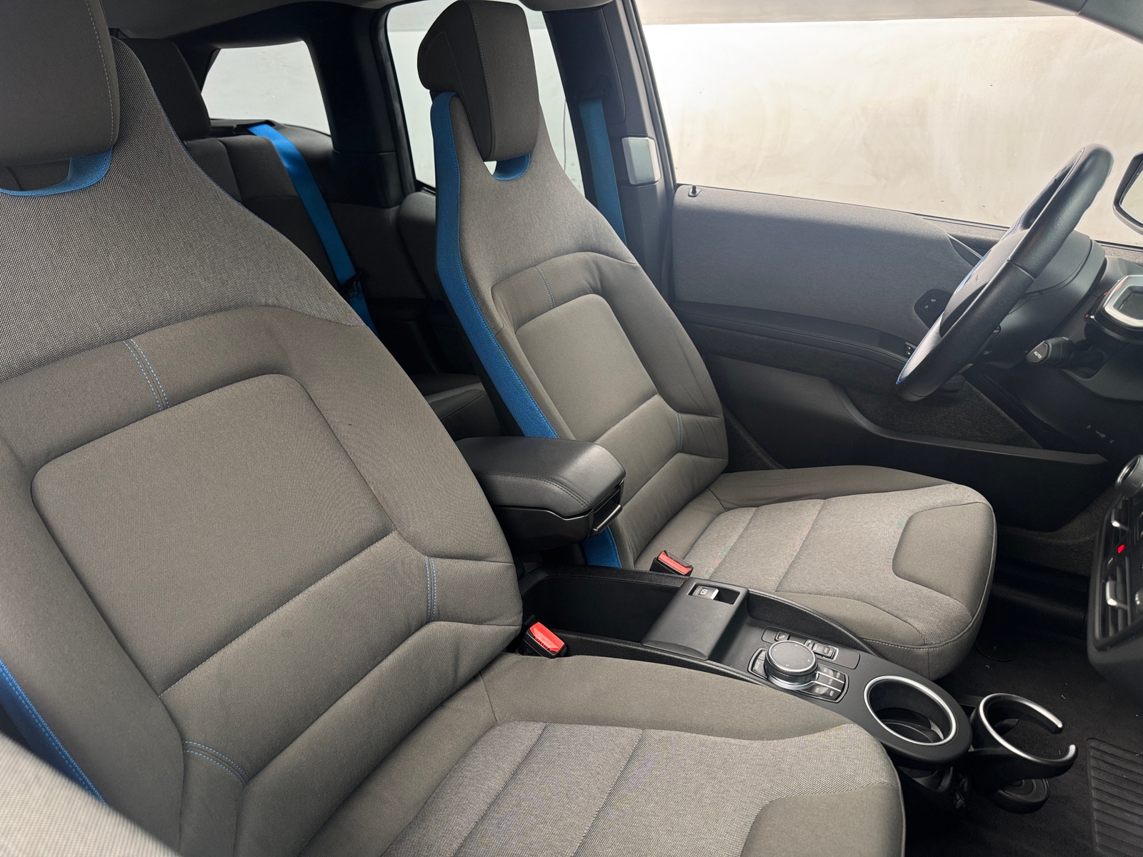 Thumbnail: 2018 BMW i3 - 2