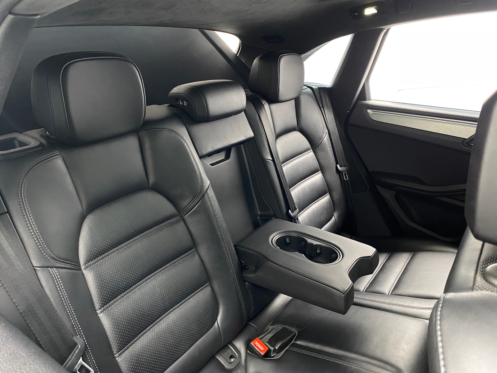 Thumbnail: 2017 Porsche Macan - 5