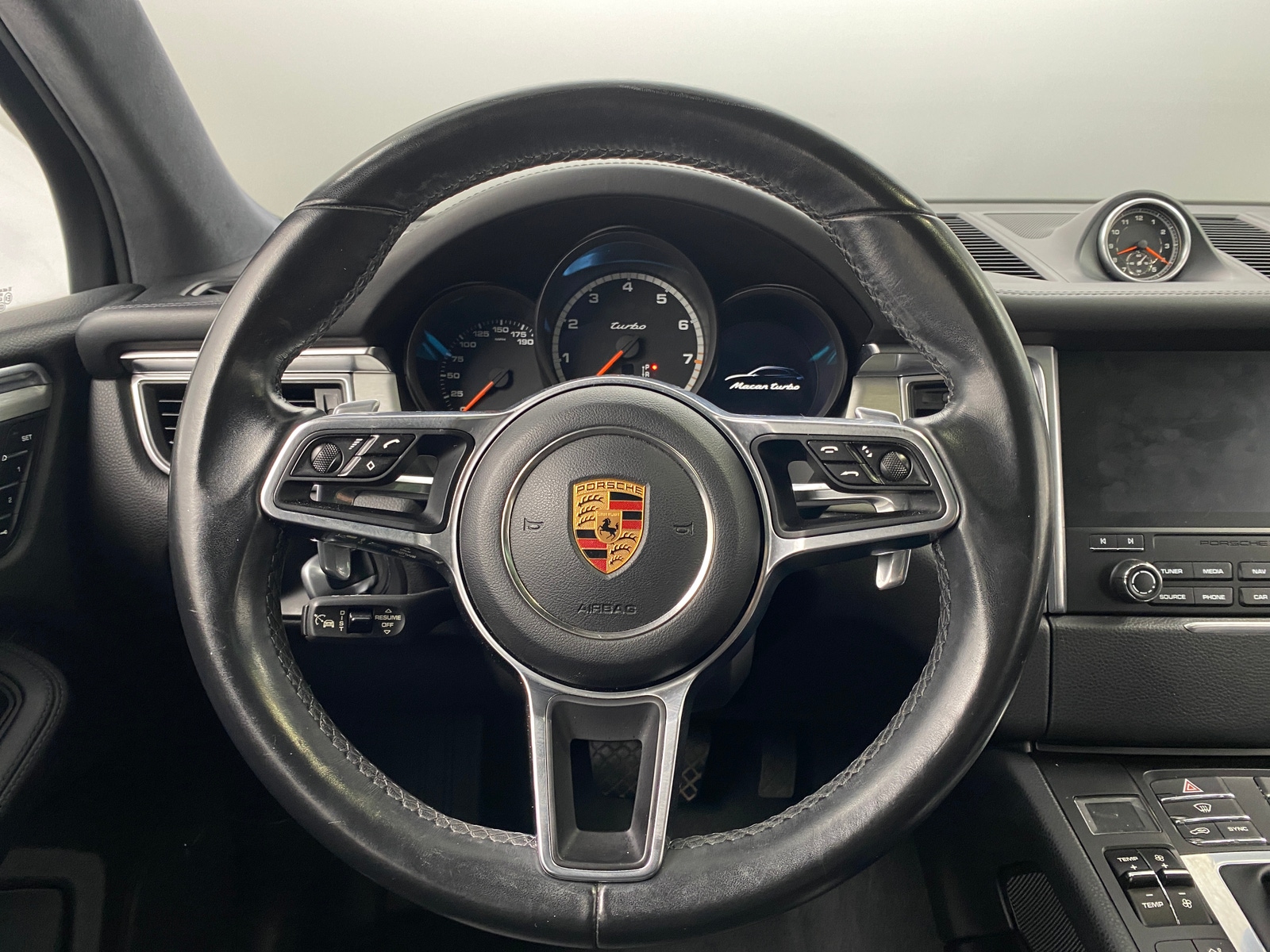 Thumbnail: 2017 Porsche Macan - 4