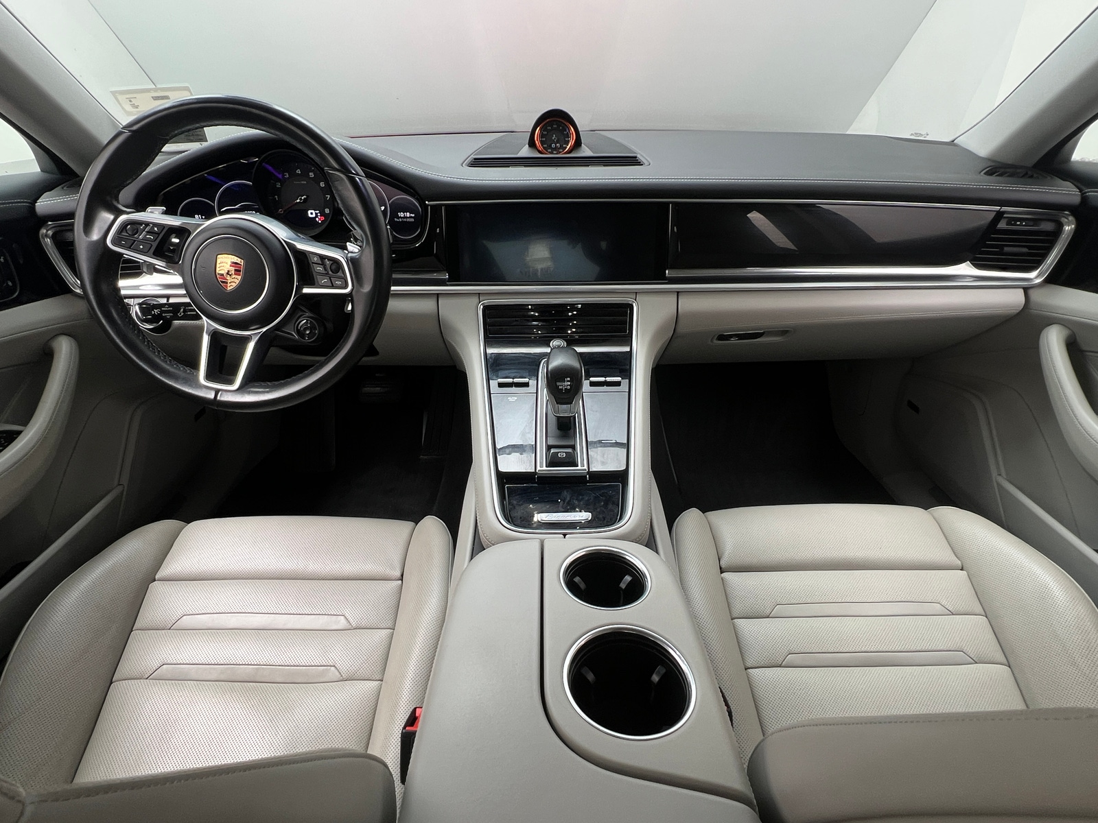 Thumbnail: 2017 Porsche Panamera - 2
