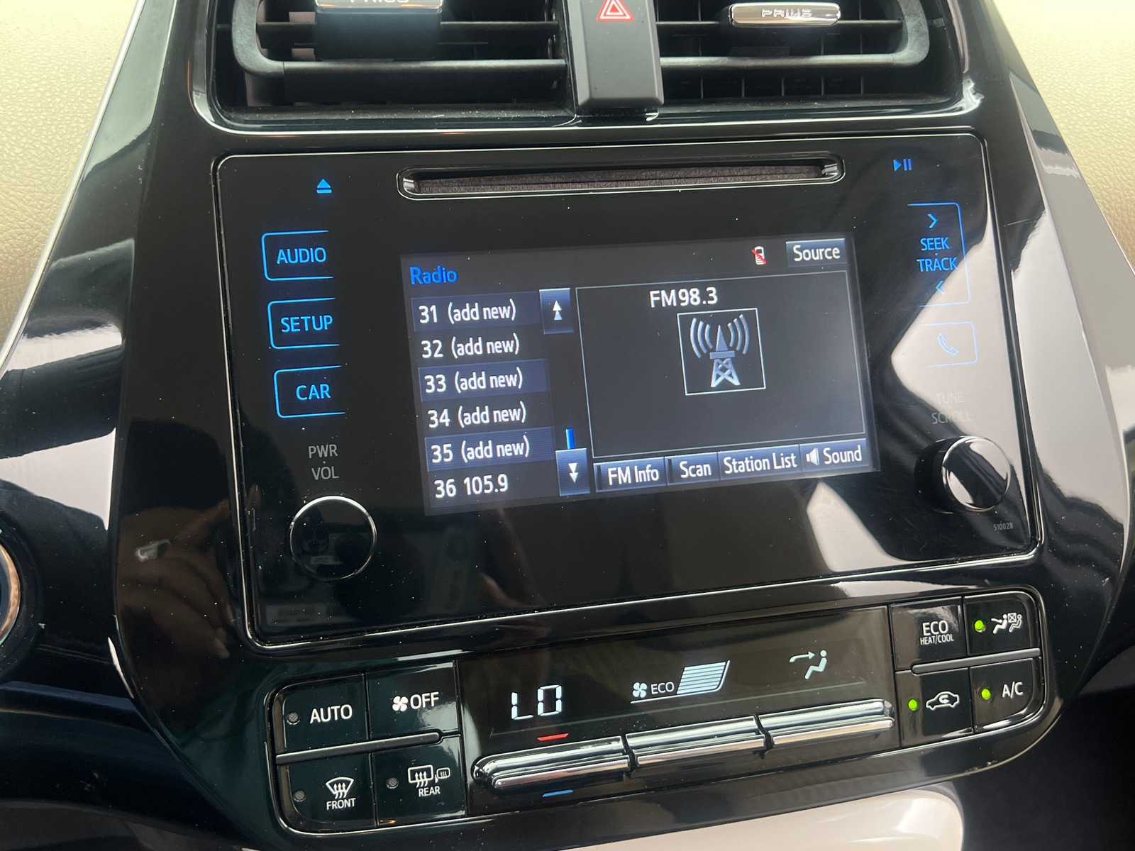 Thumbnail: 2016 Toyota Prius - 4