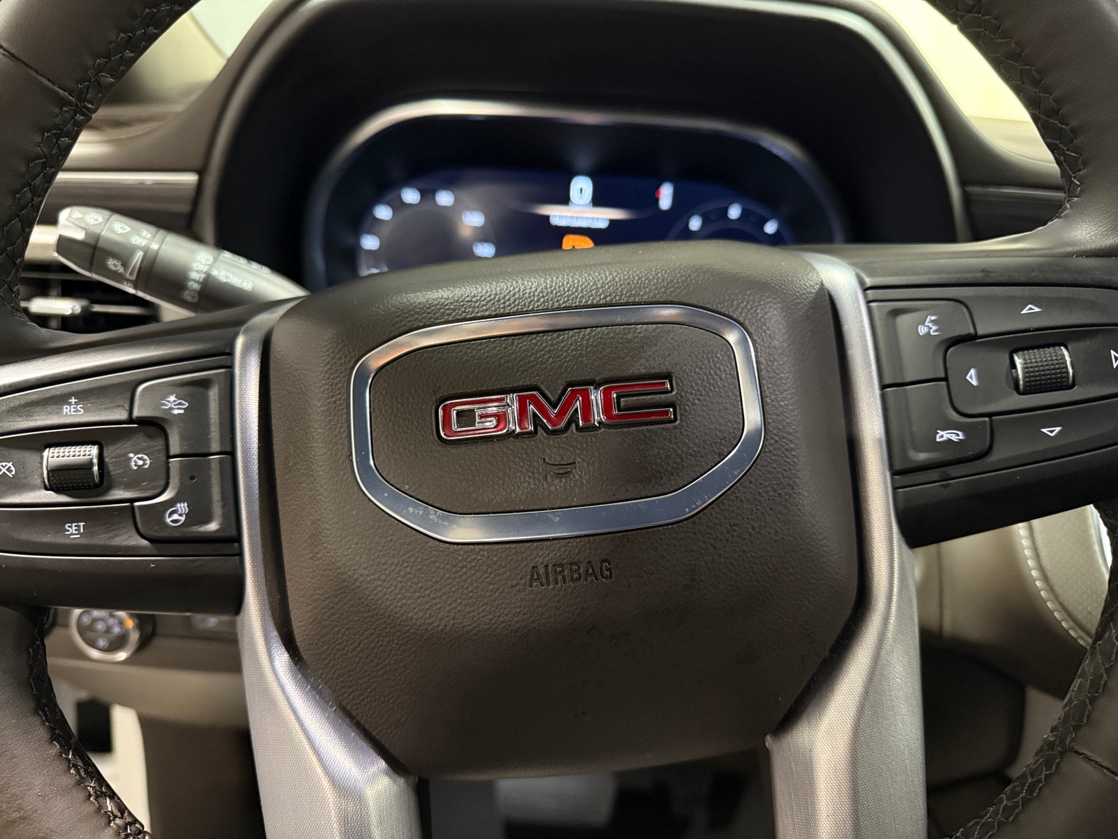 Thumbnail: 2024 GMC Yukon - 4
