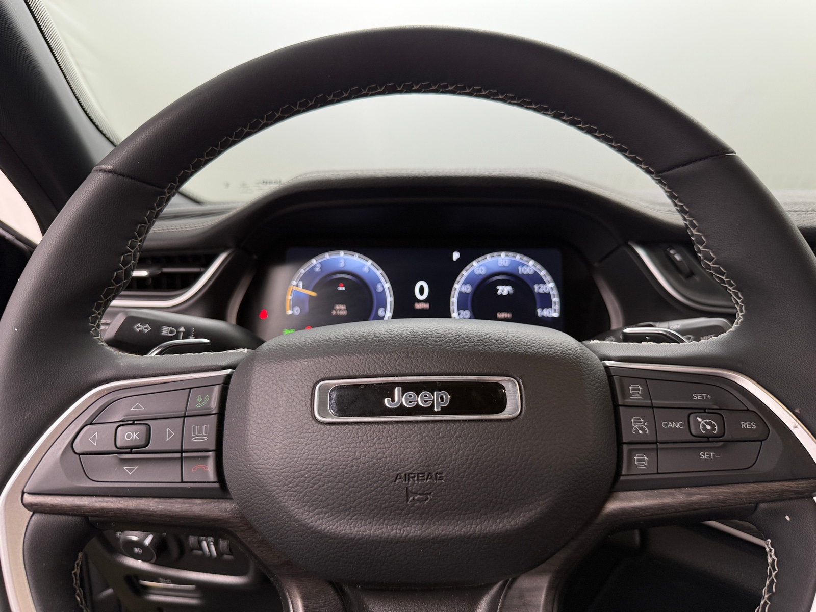 Thumbnail: 2024 Jeep Grand Cherokee - 4