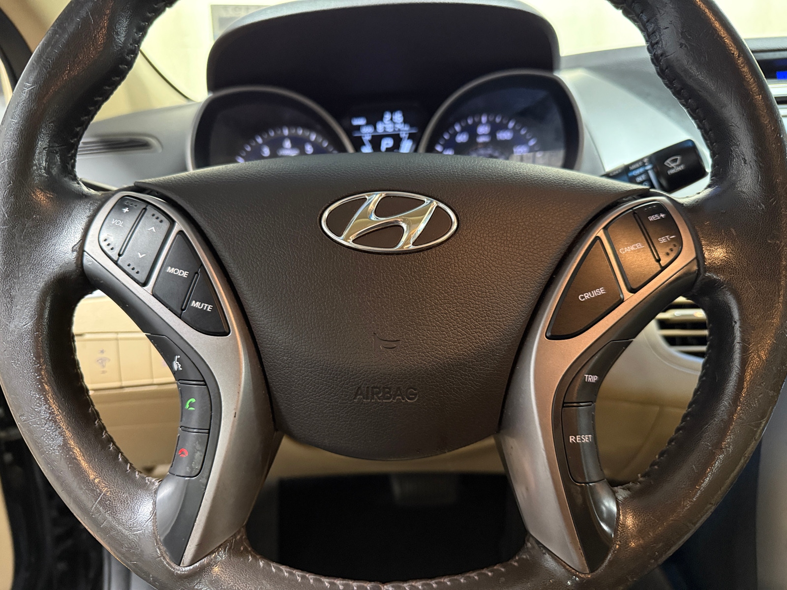 Thumbnail: 2013 Hyundai Elantra - 4