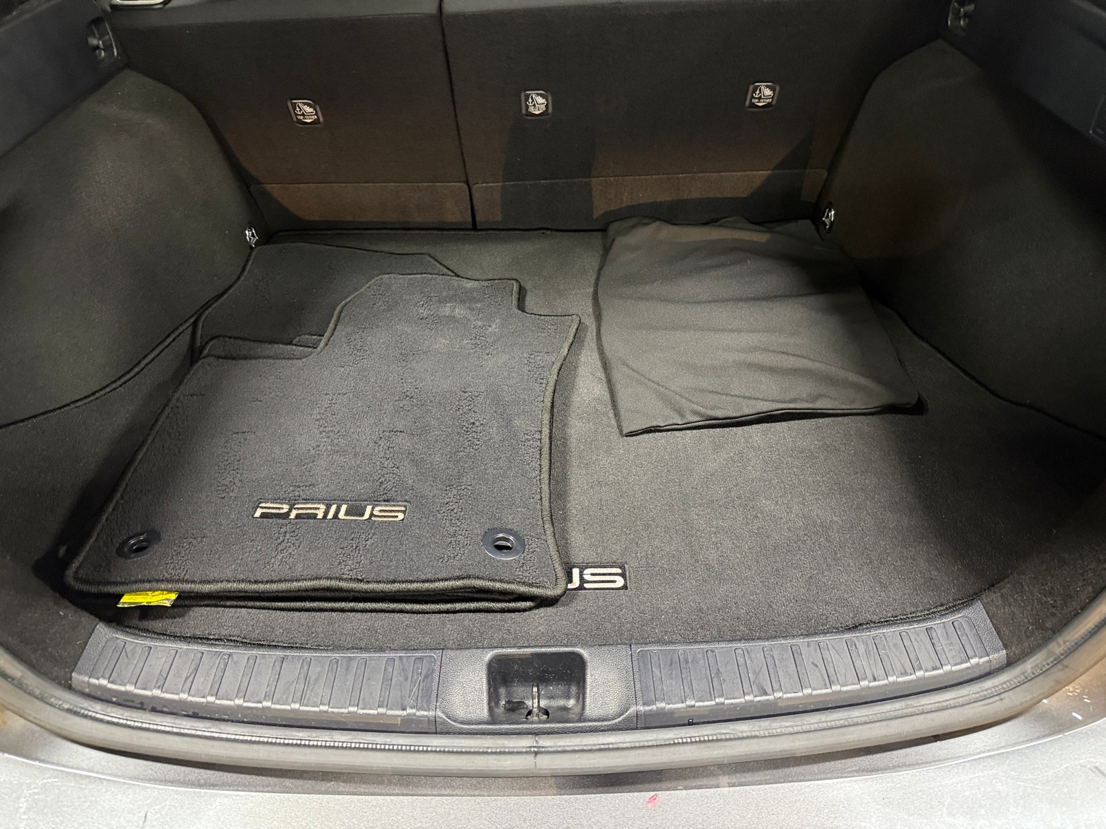Thumbnail: 2016 Toyota Prius - 7