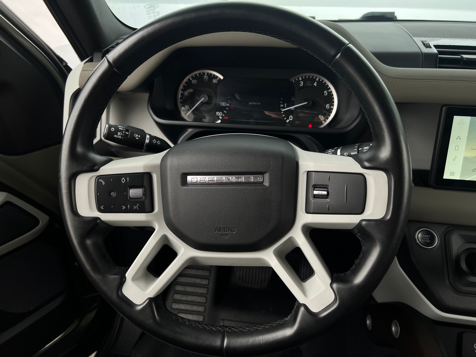 Thumbnail: 2023 Land Rover Defender - 4