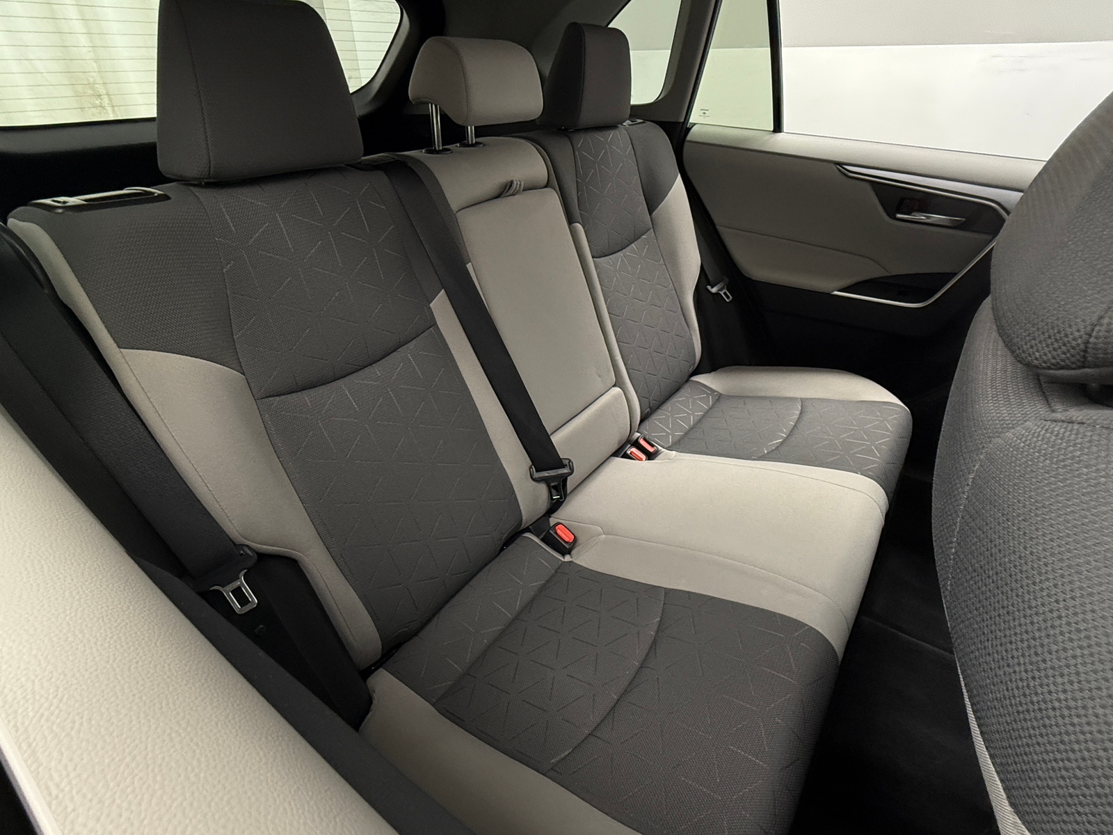 Thumbnail: 2021 Toyota RAV4 - 6
