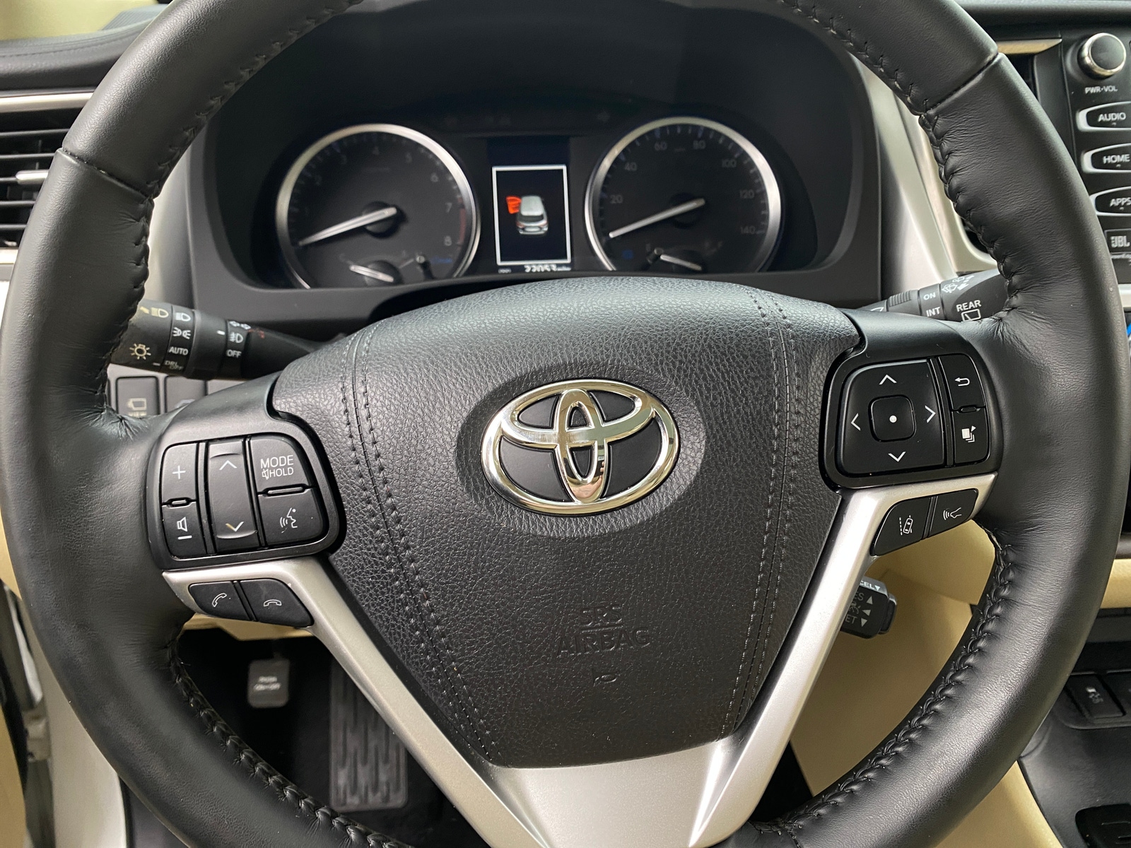 Thumbnail: 2019 Toyota Highlander - 4